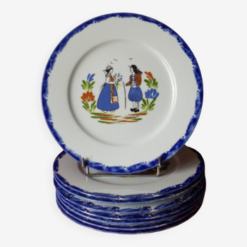 8 assiettes porcelaine décor breton.