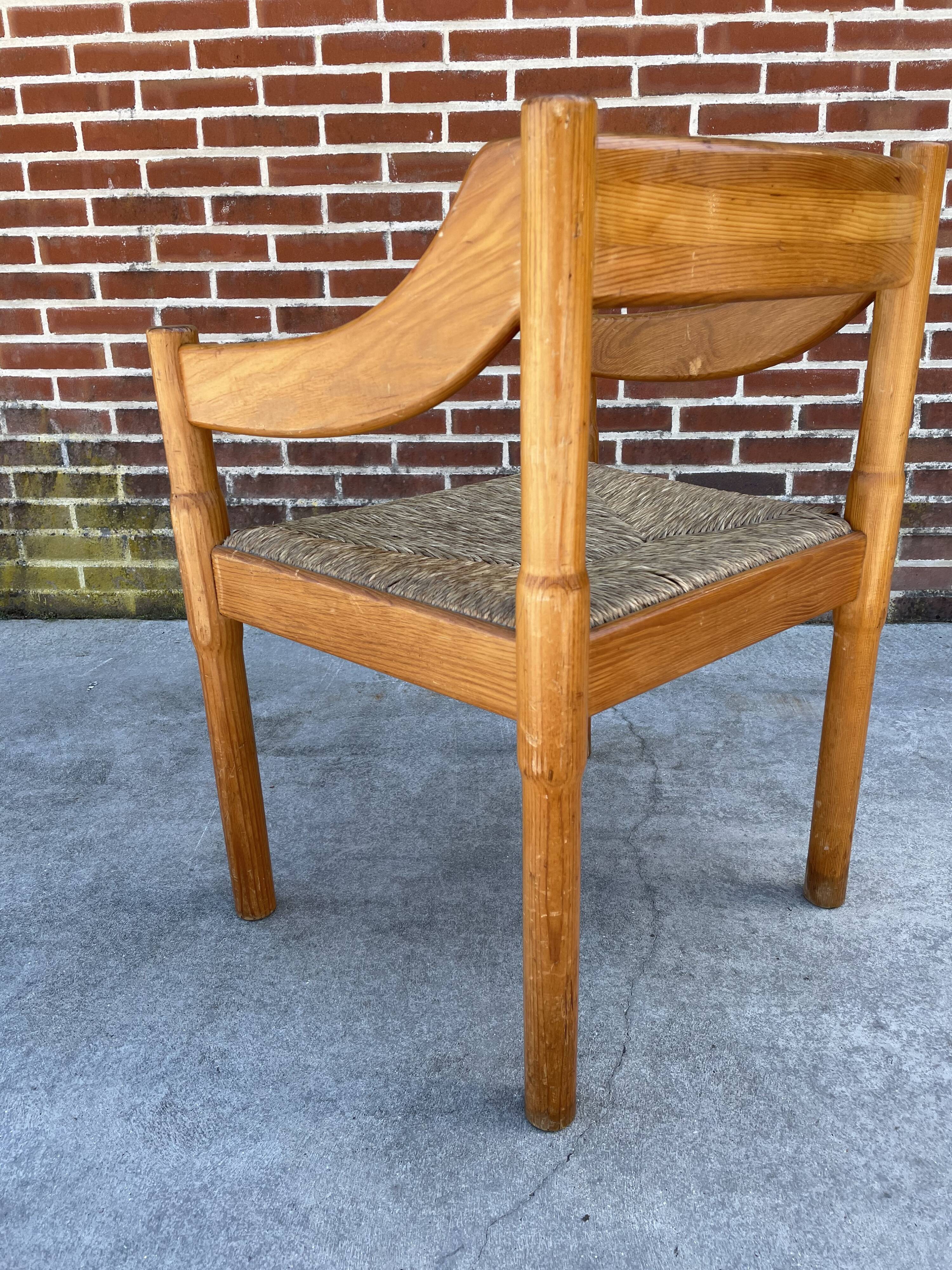 Carimate modèle 892 Vico Magistretti pour Cassina