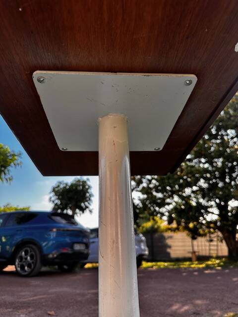 Vintage tulip foot bedside table