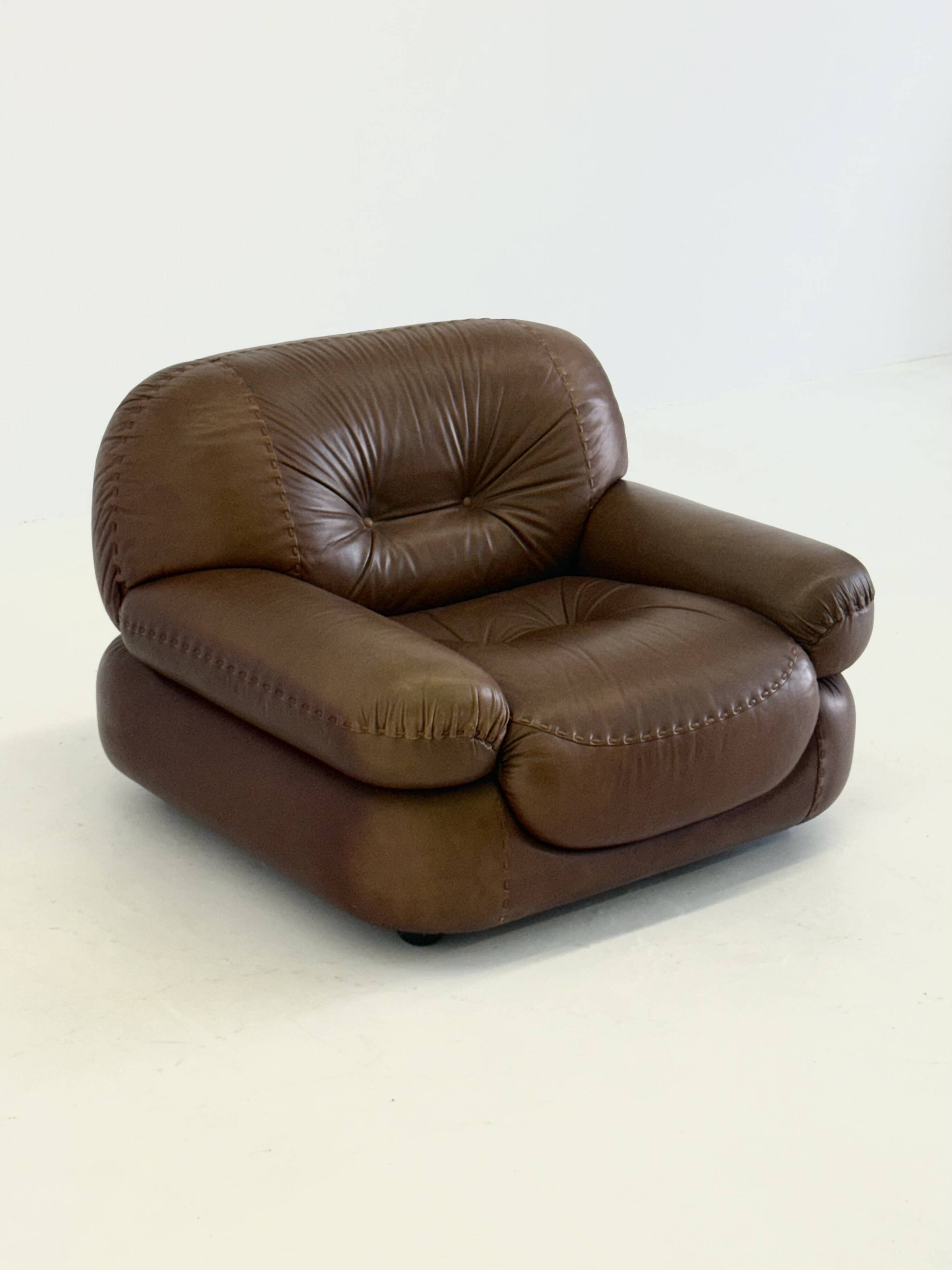 Dark brown leather Sapporo armchair for Mobil Girgi