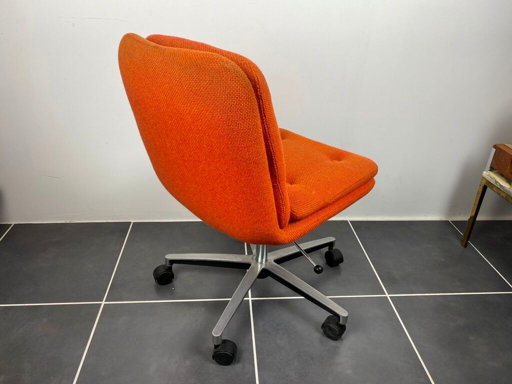 Vintage 1970 vintage vinco swivel desk chair