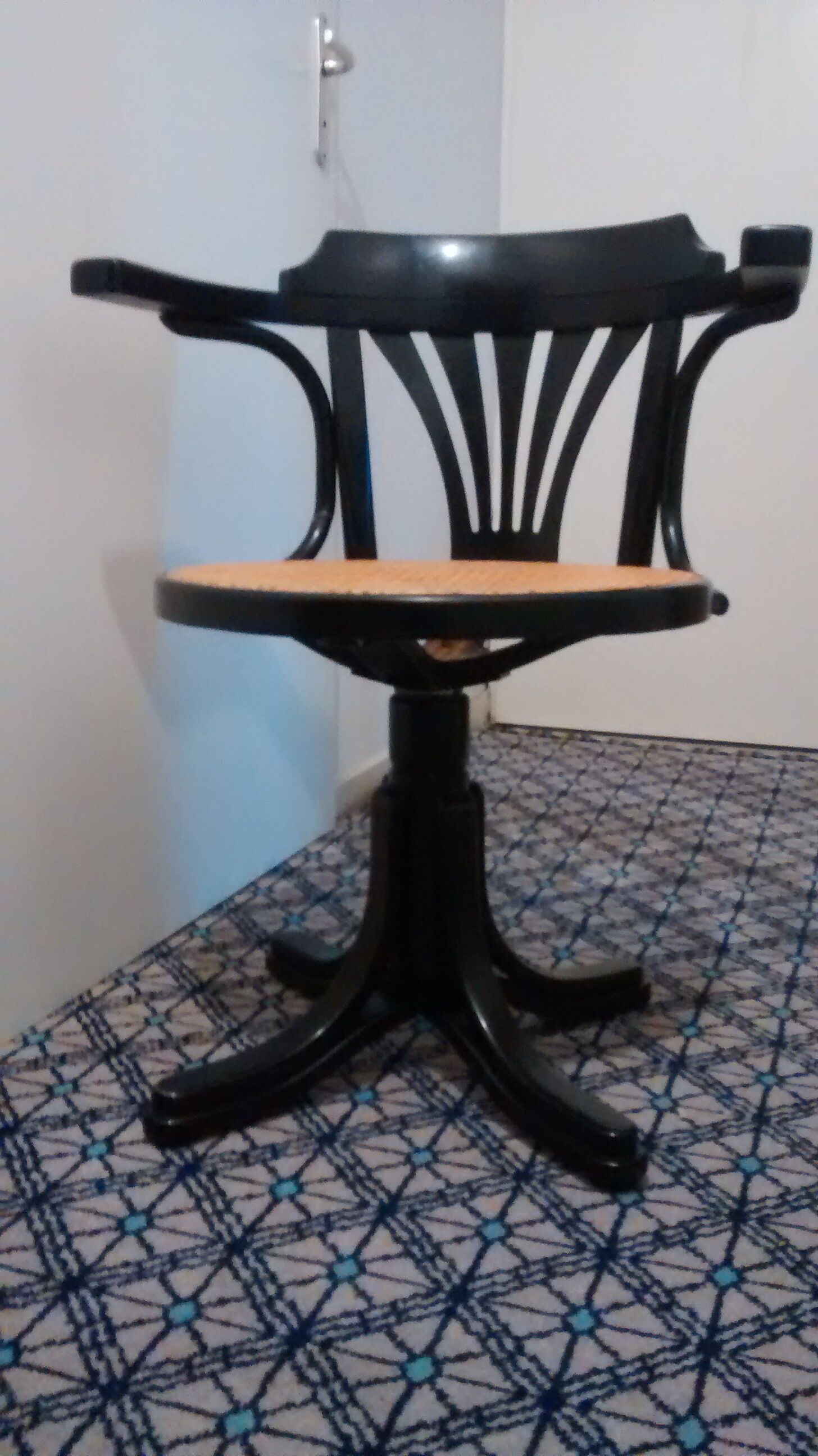 Chania sitting Swivel office chair