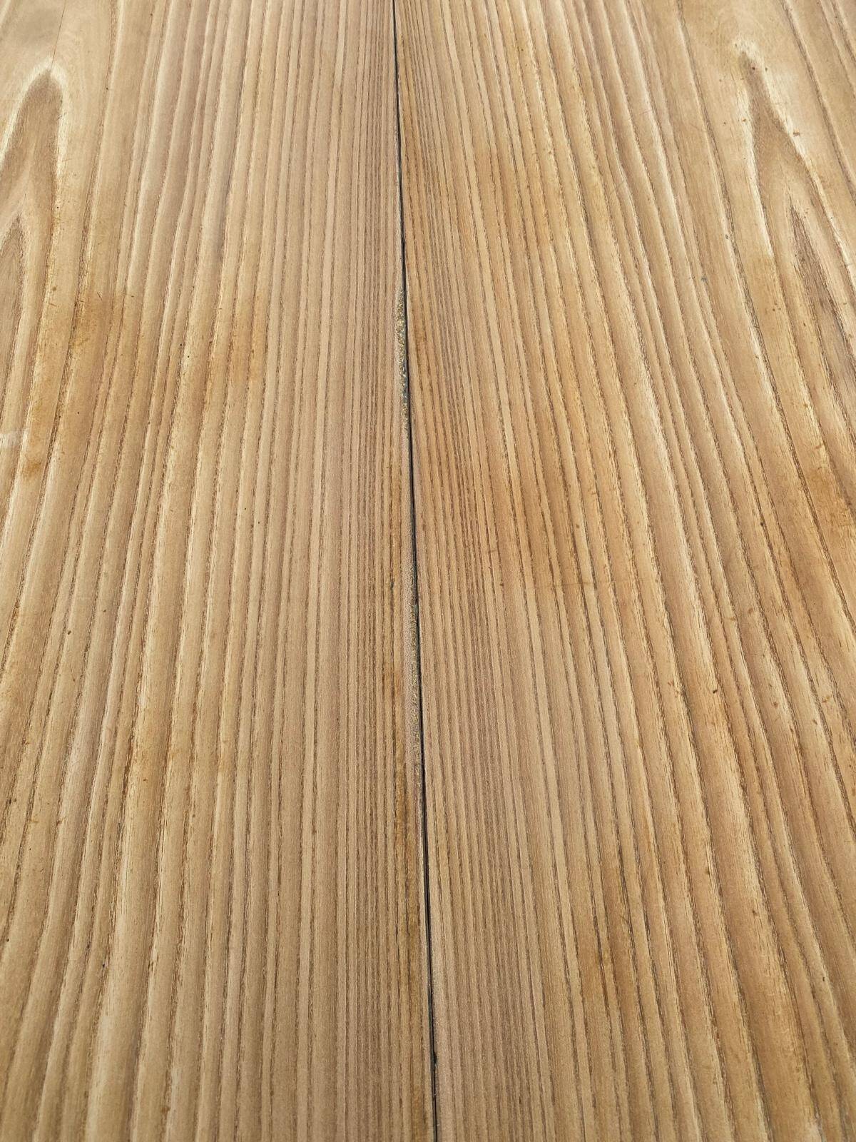 Scandinavian Baumann round extendable dining table with central leg, 115cm.