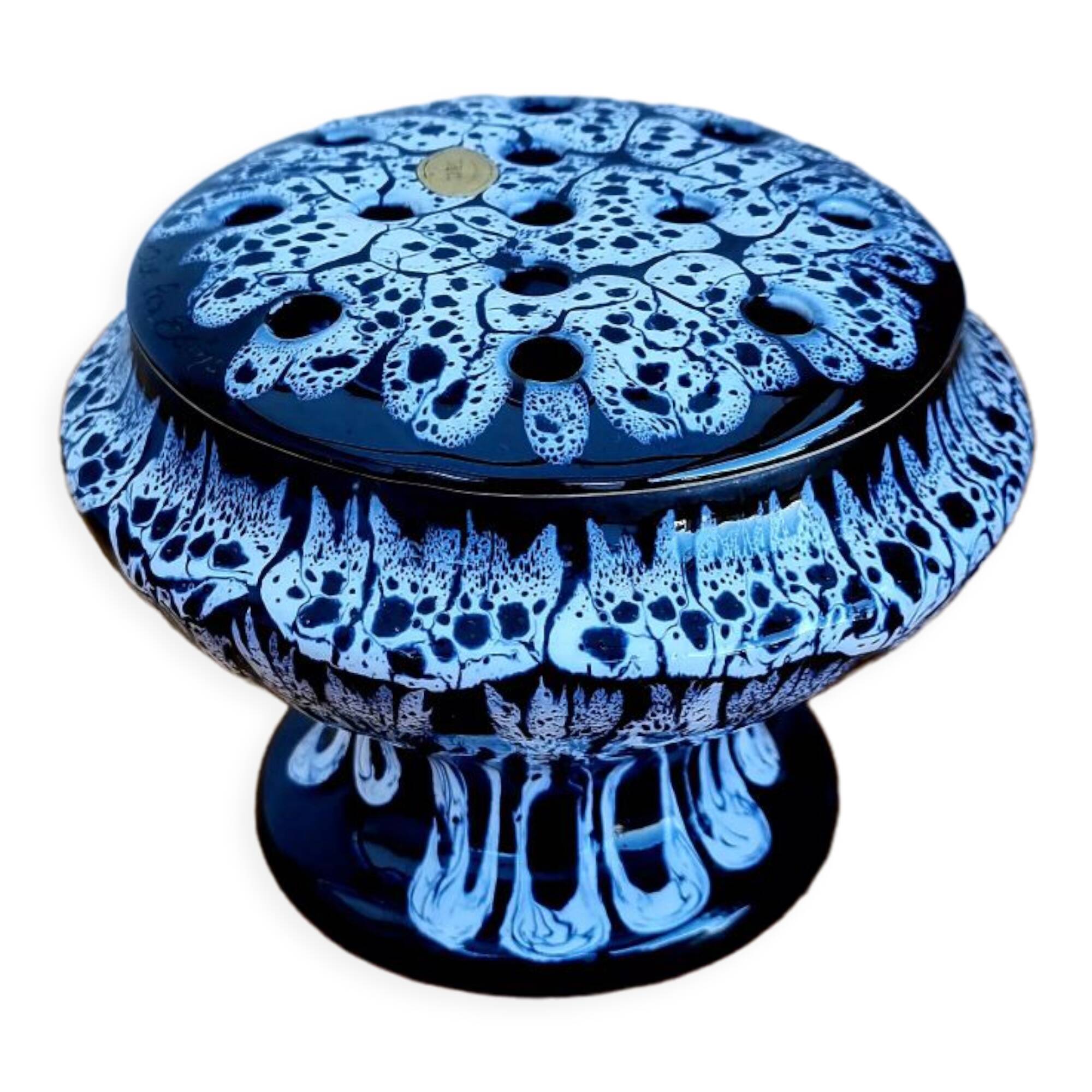 Pique flowers in vintage flamed stoneware