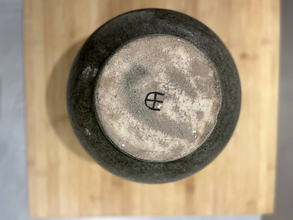 Accolay ceramic vase