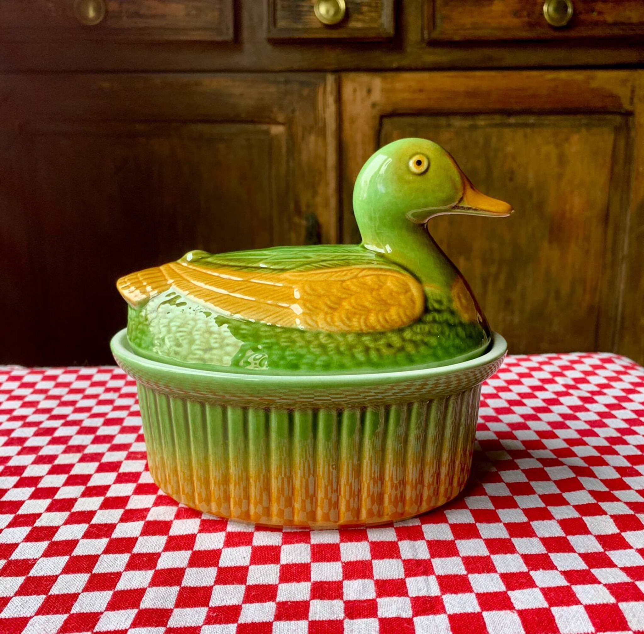 Terrine en barbotine canard vintage