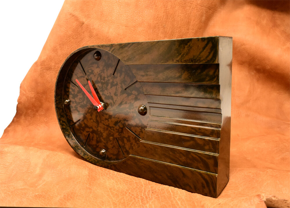 Bakelite clock