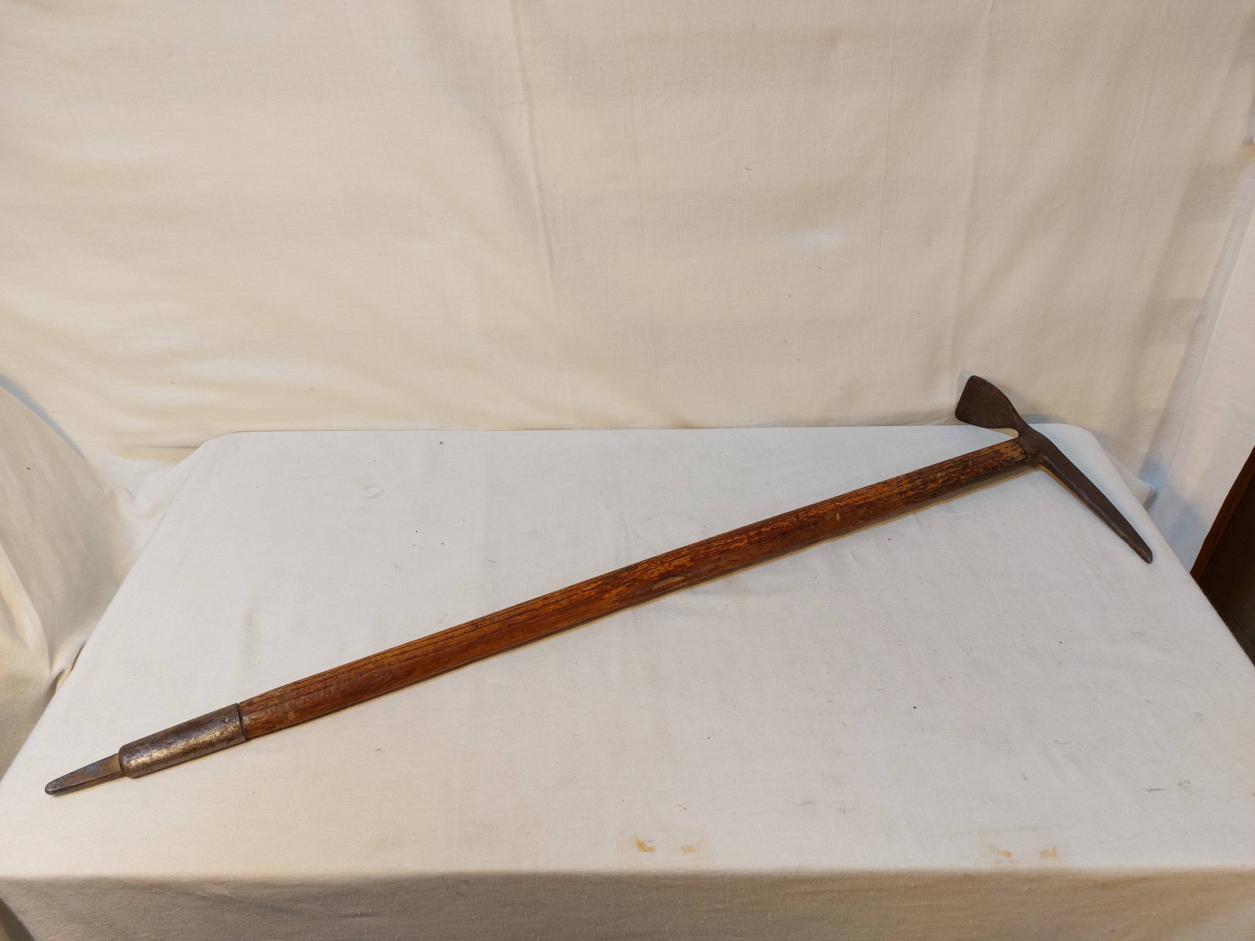 Ancien Piolet de montagne Claudius Simond Chamonix Mont-Blanc 83 cm