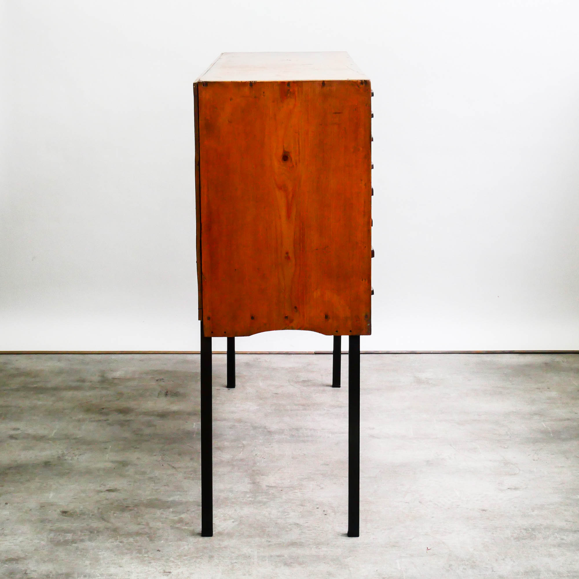 32-drawer trade cabinet