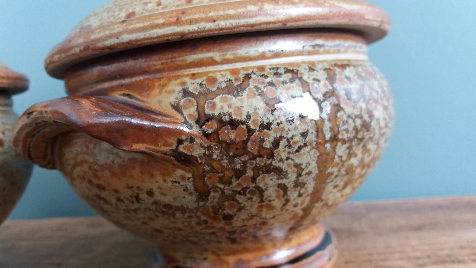 Soup bowls covered signed by Jean-Pierre Prud’homme in Puisaye stoneware.