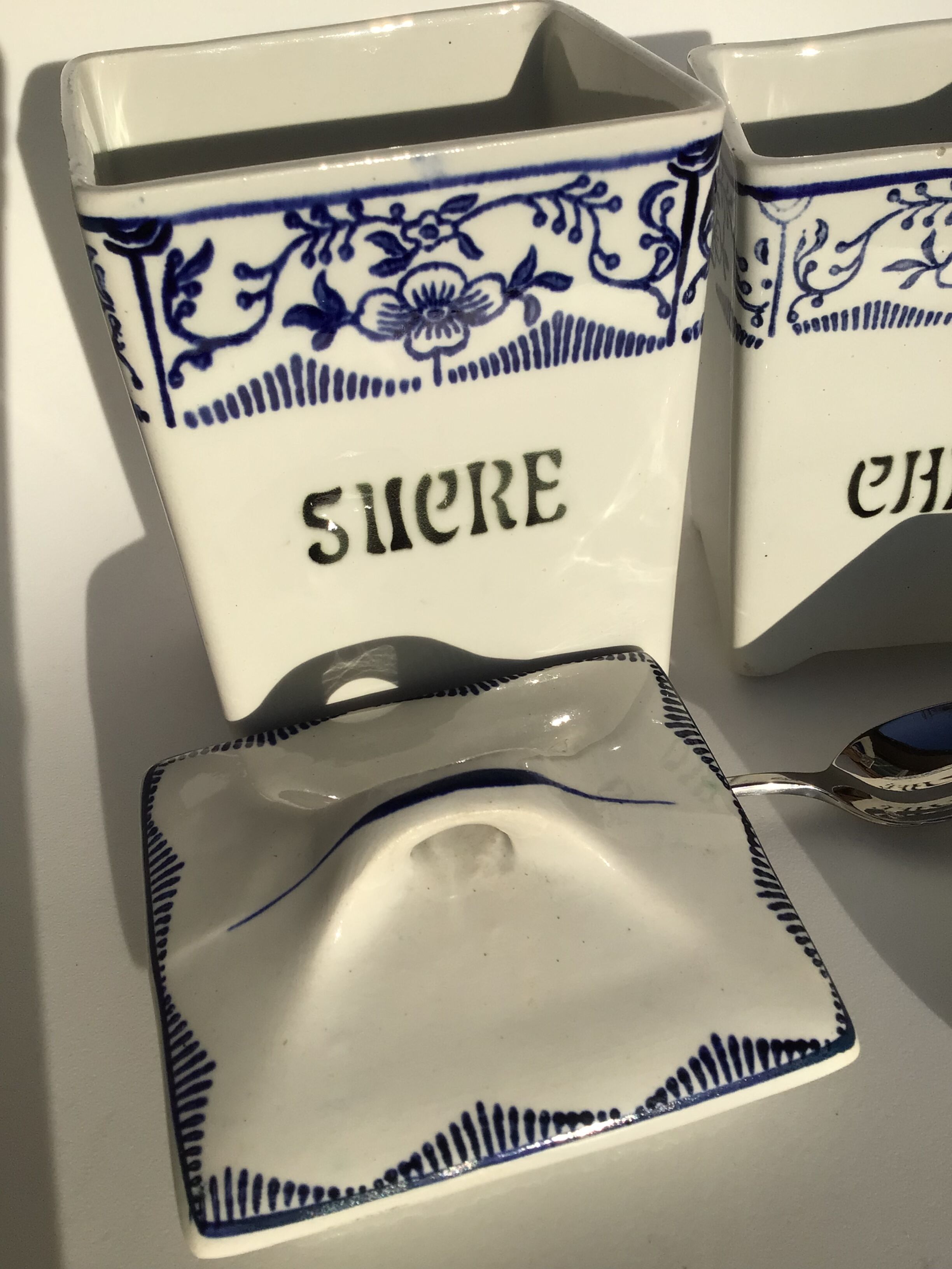 2 Spice pots around 1910 St Amand blue décor