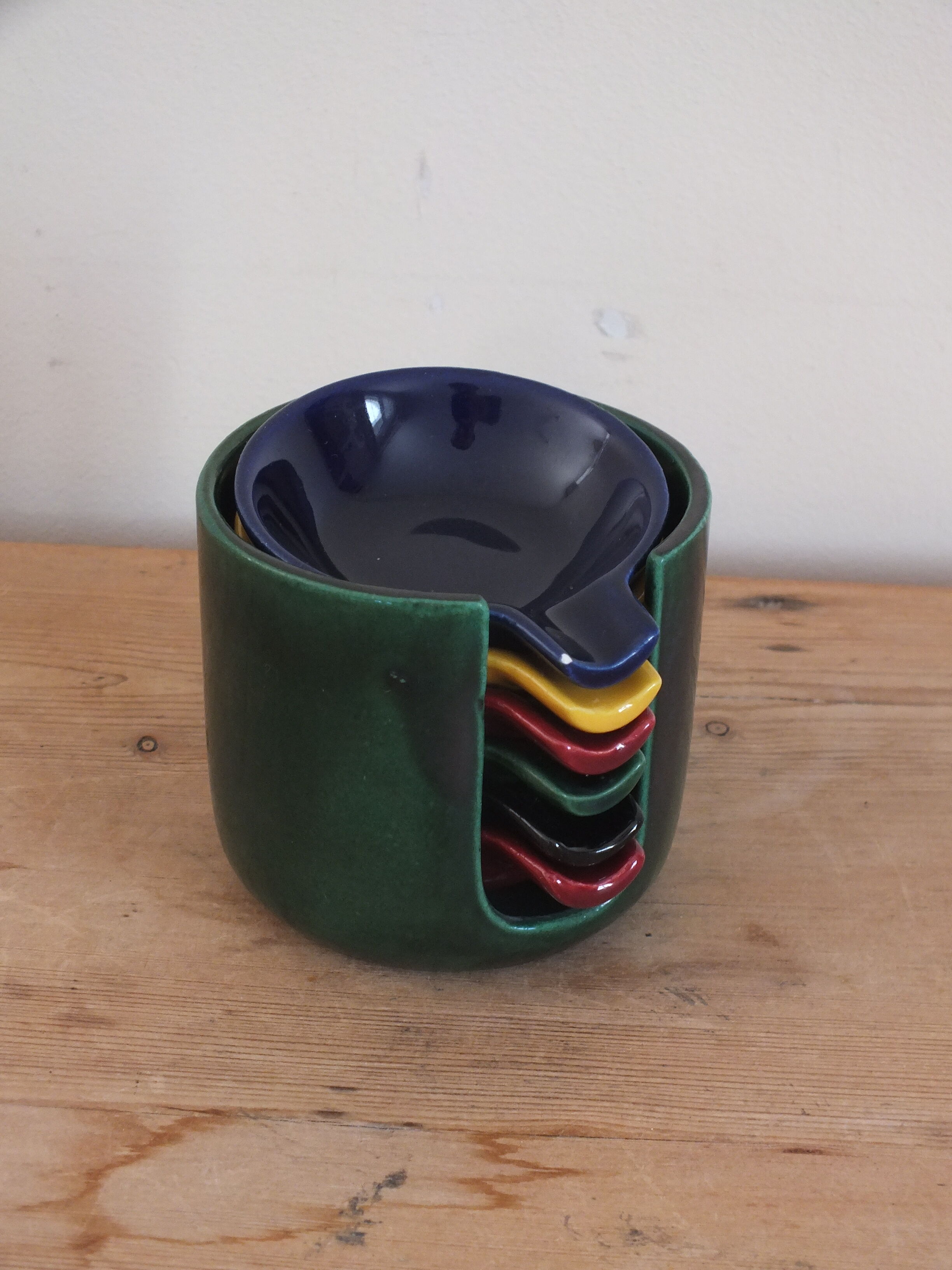 Set of 6 individual colorful vintage ashtrays in earthenware of Saint Clement