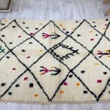 Handcrafted Moroccan Berber carpet 175 x 113 CM