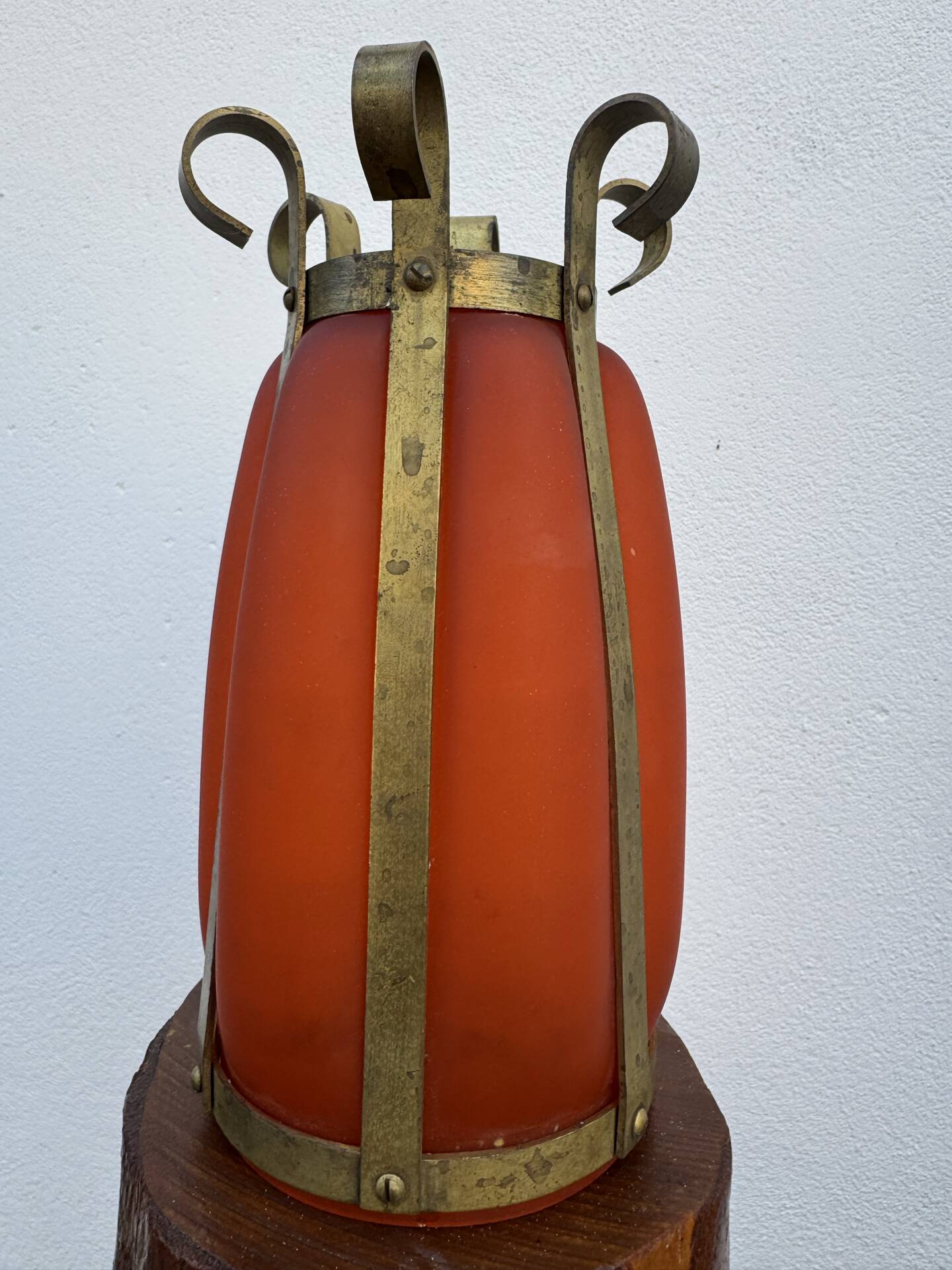 Vase à monture pâte de verre laiton années 60