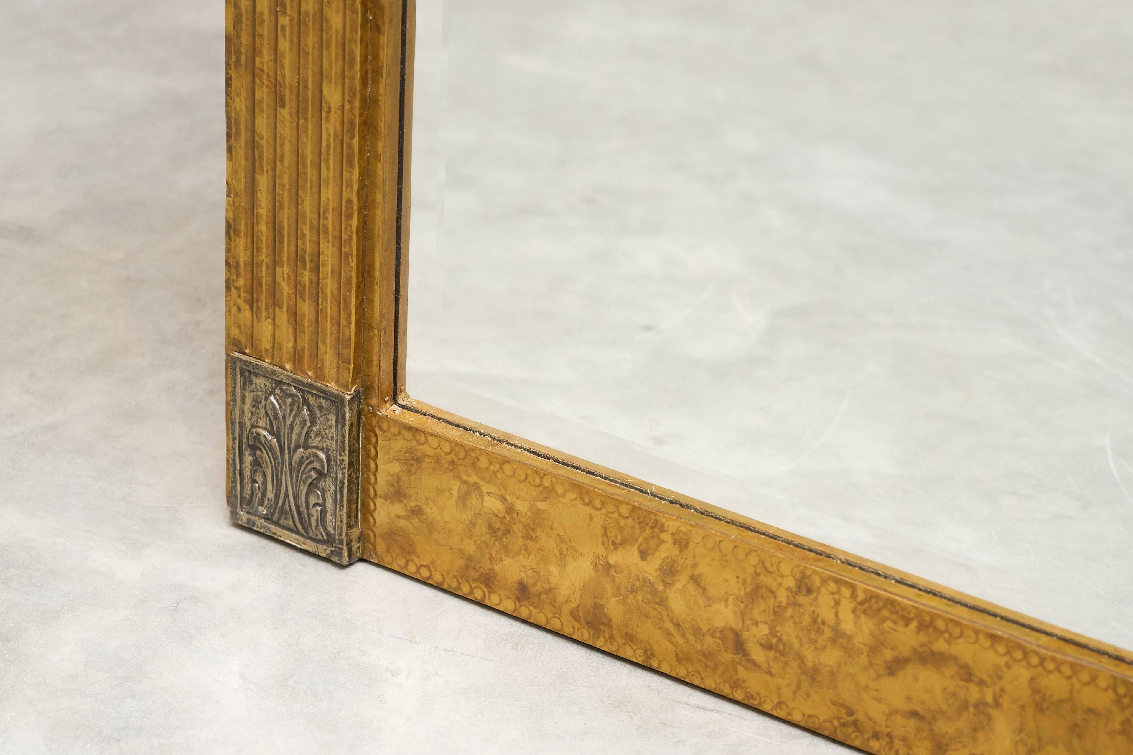 Grand miroir Art déco en laiton patiné avec verre facetté années 1960