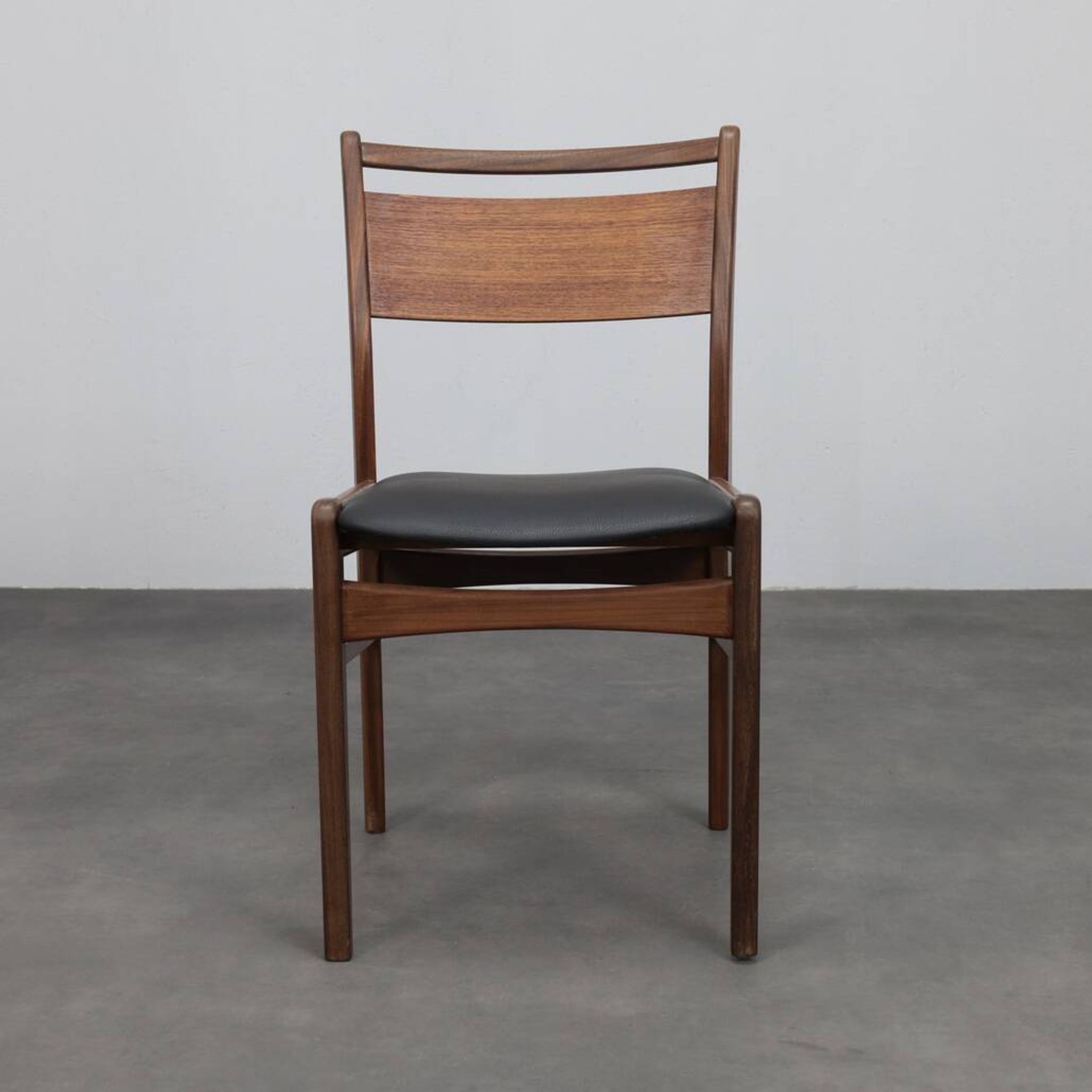 Chaises de salle à manger en teck modernes du milieu du siècle, ensemble de 4, années 1960.