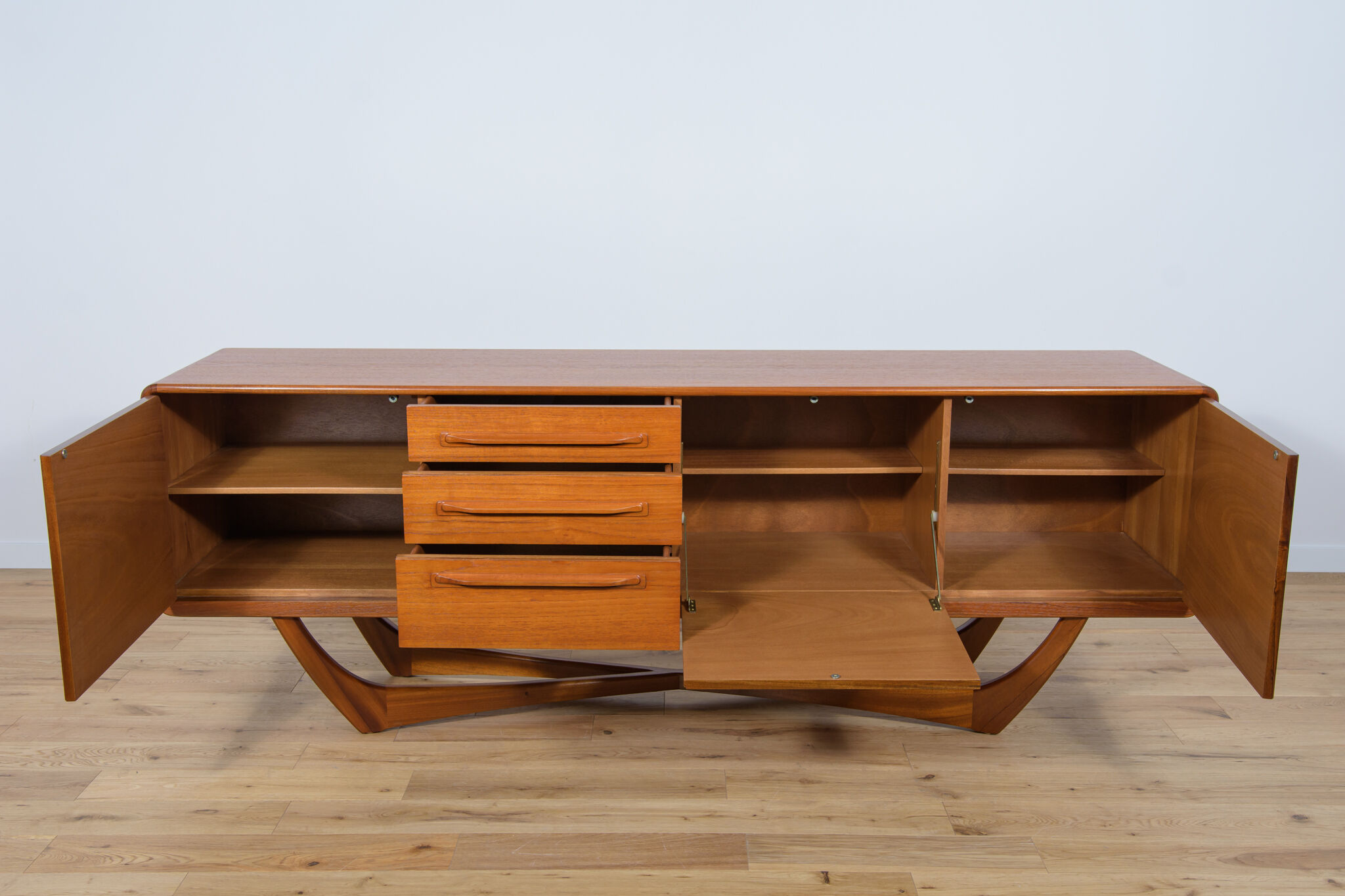 British teak sideboard, by  Beithcraft ,1960s