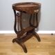 Guéridon ou sellette lyre en noyer
