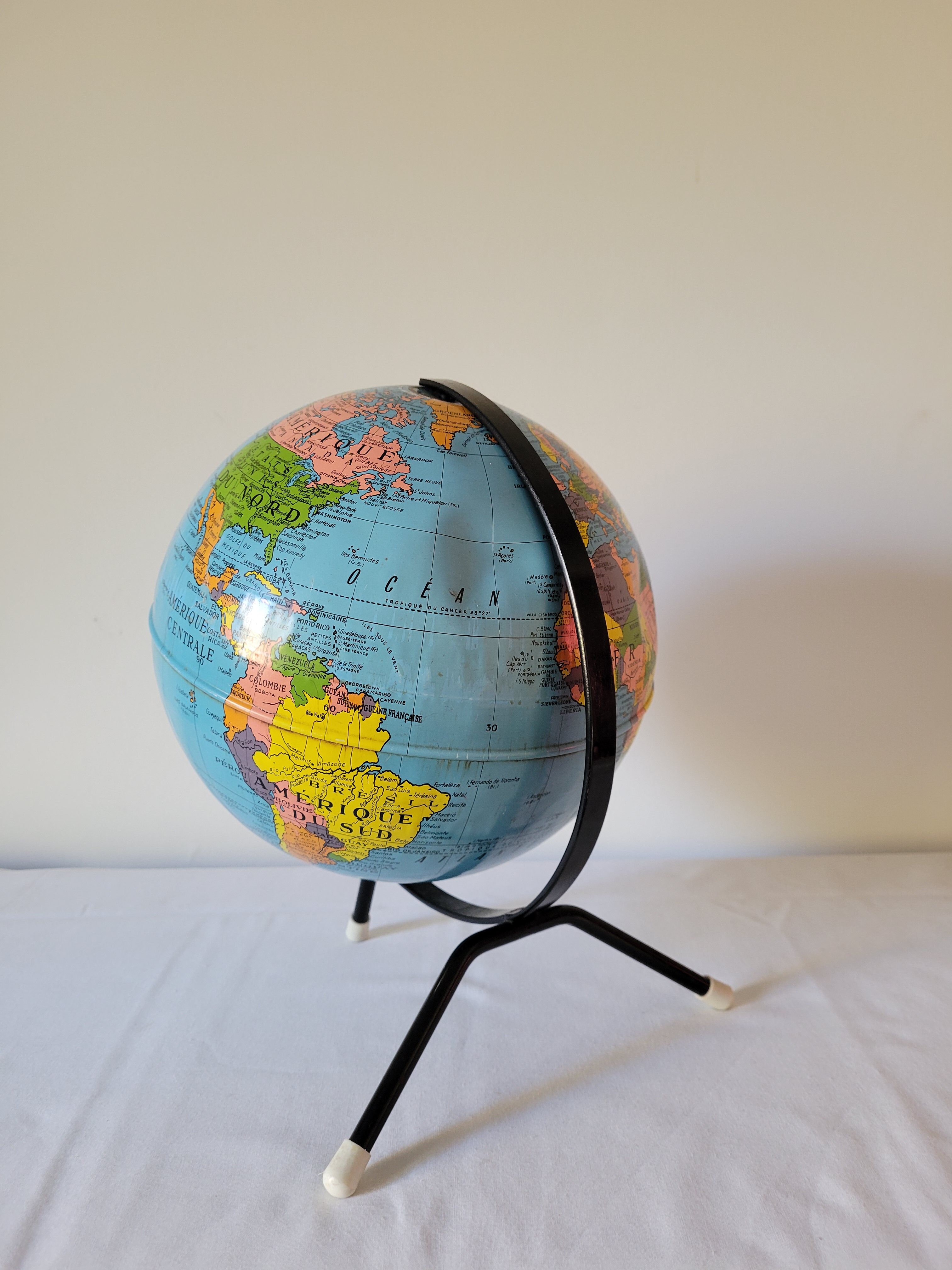 Globe metal maps Taride