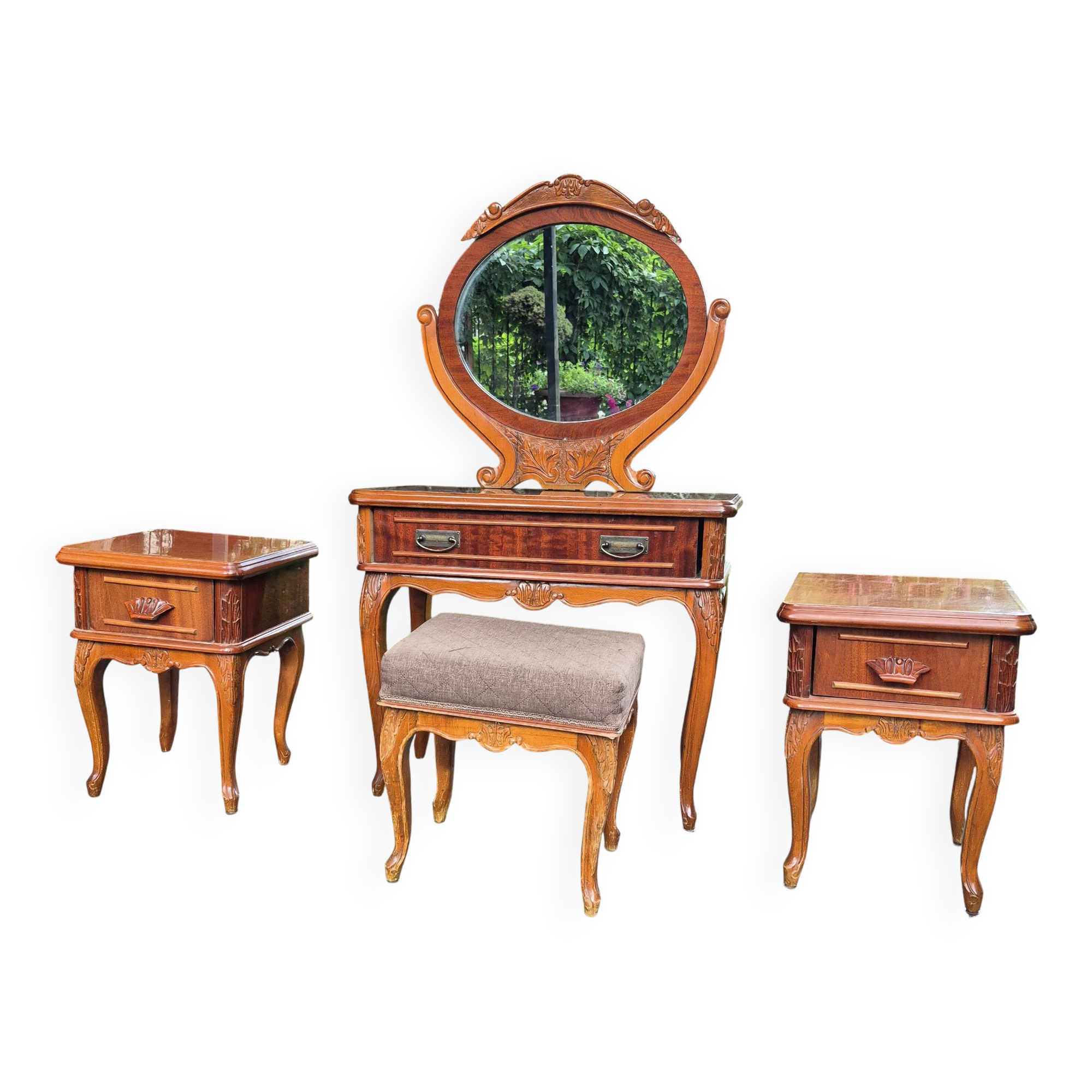 Ensemble de chambre à coucher complet de style Louis XV en 4 pièces - Coiffeuse, tables de nuit, tabouret -