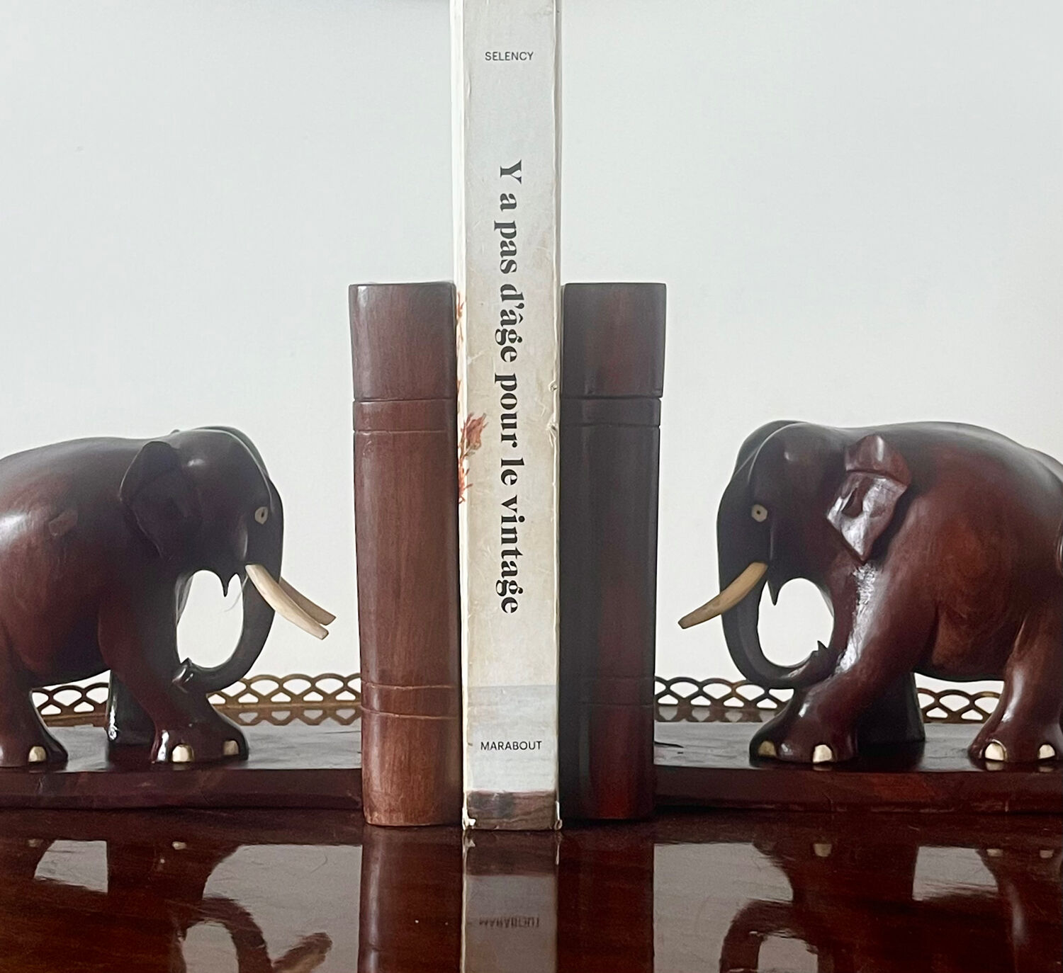 Elephant bookends