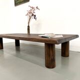 Modernist coffee table in solid elm, cylindrical pine base, 1970s.