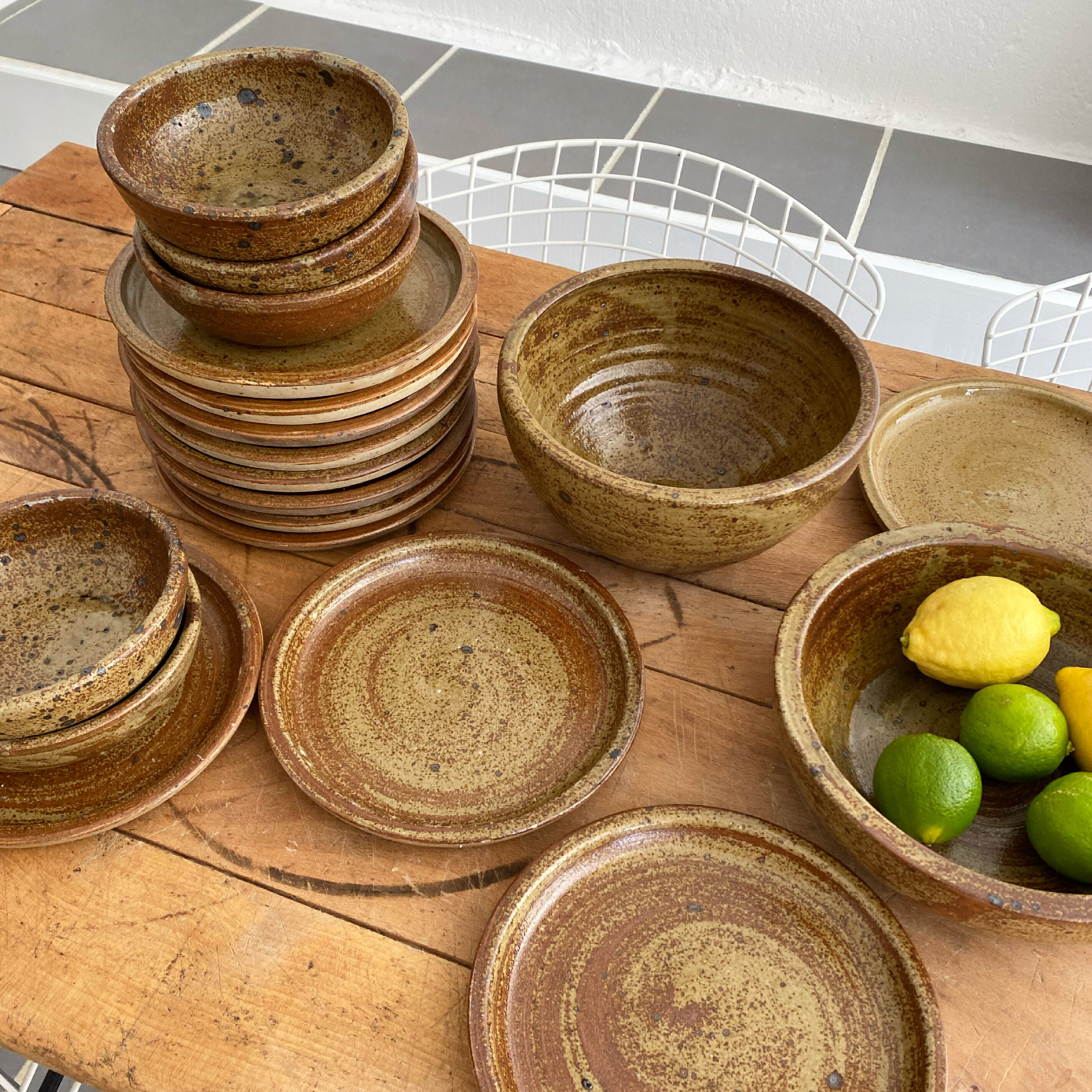 Service 7 dishes vintage sandstone