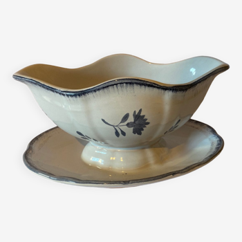 Gravy boat