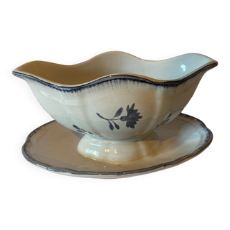 Gravy boat