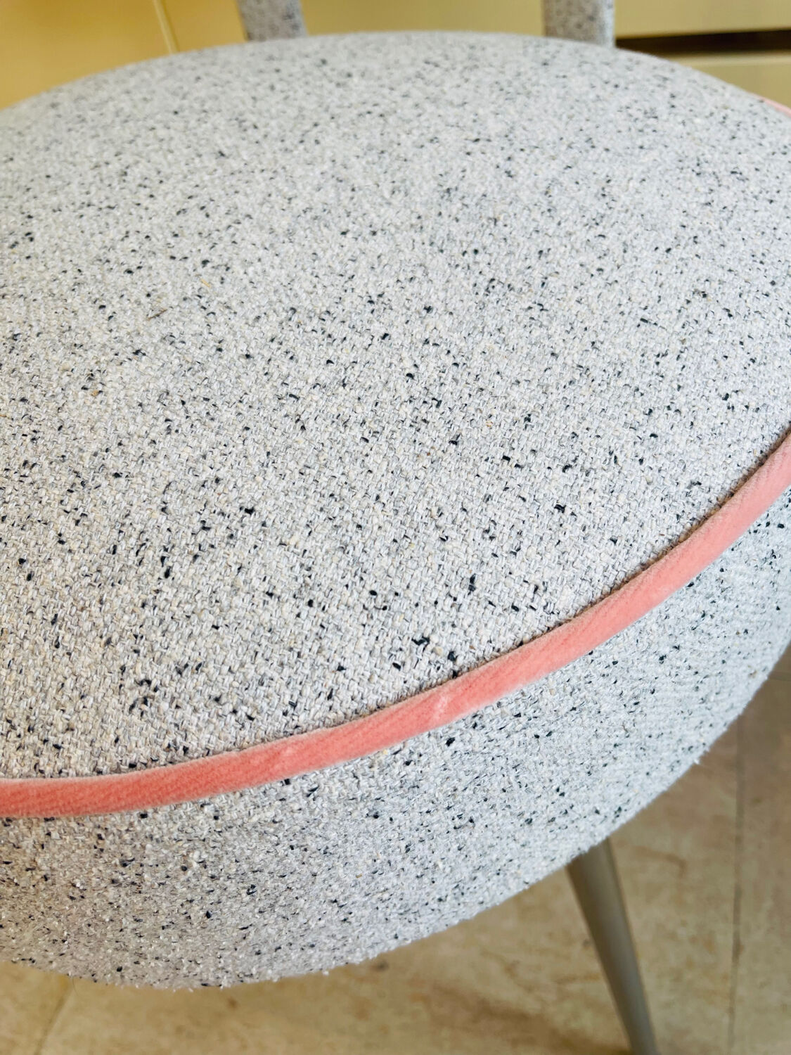 Vintage chair fully reupholstered – artisanal restoration