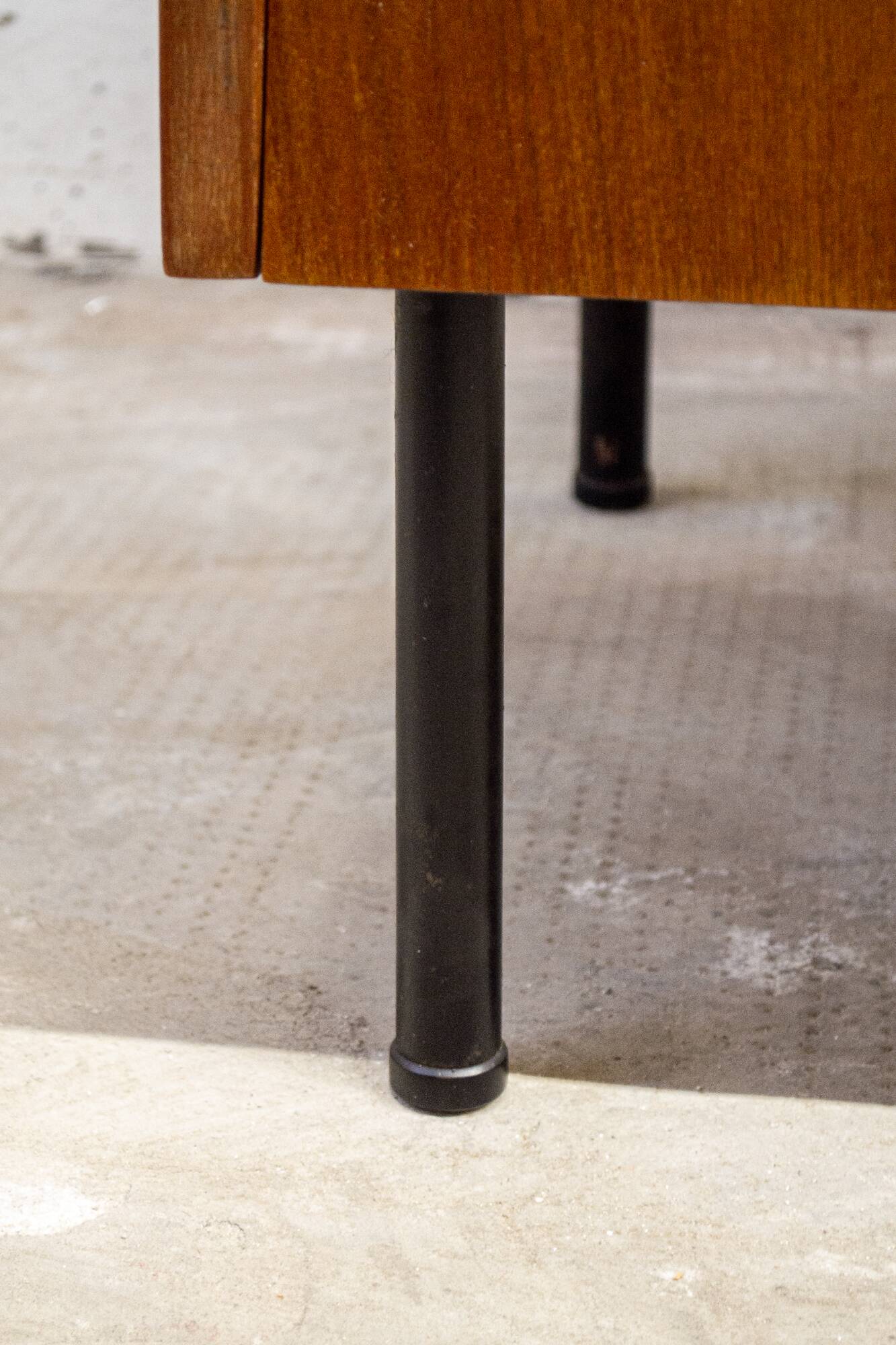 Mobile da soggiorno in legno e ferro Leonardo Fiori per ISA Bergamo Italia