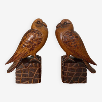 Pair of Art Deco bookend birds in carved wood cubizing 1930