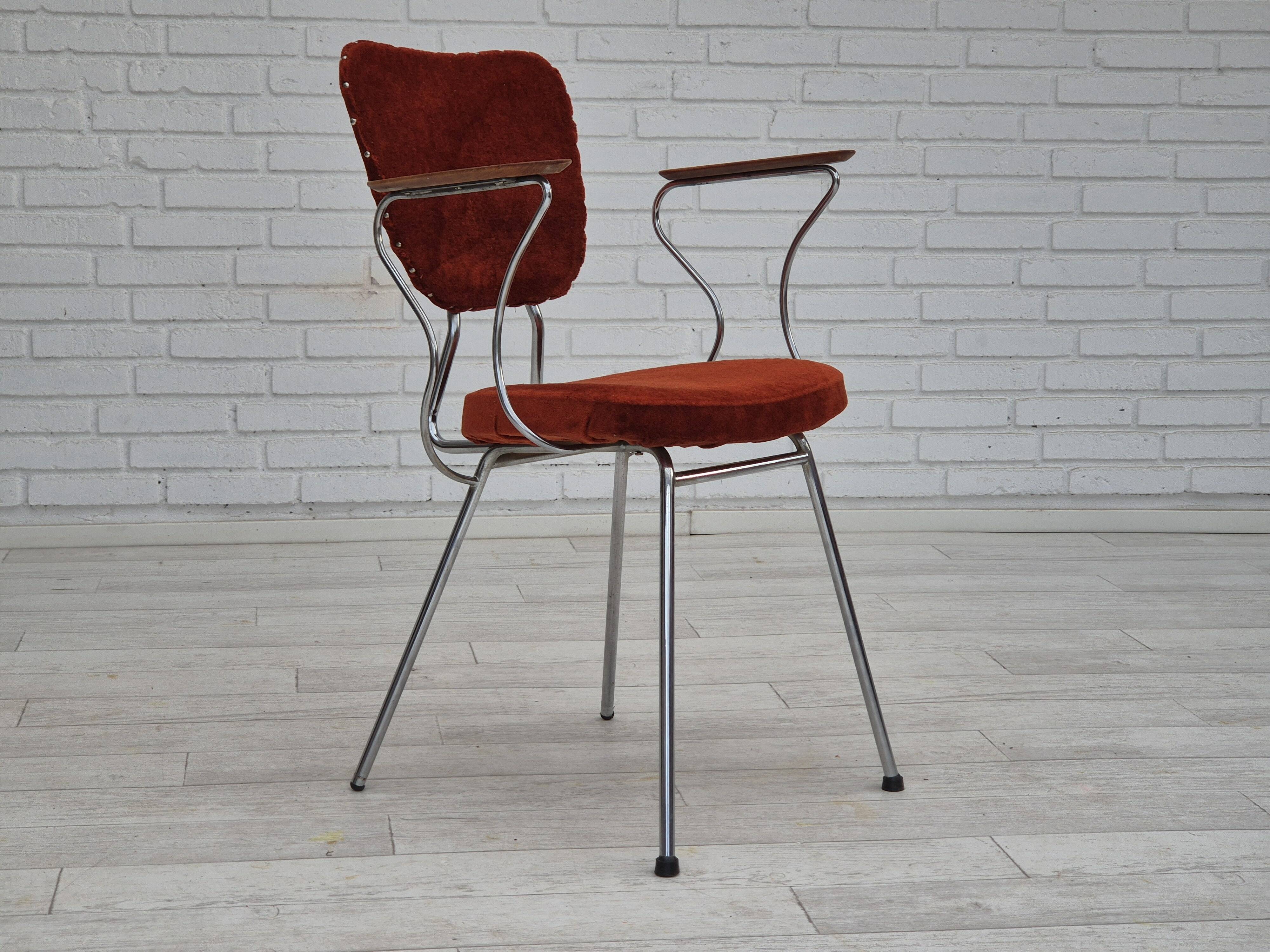 Fauteuil danois des années 1960, état d'origine, accoudoirs en bois de teck, acier chromé.