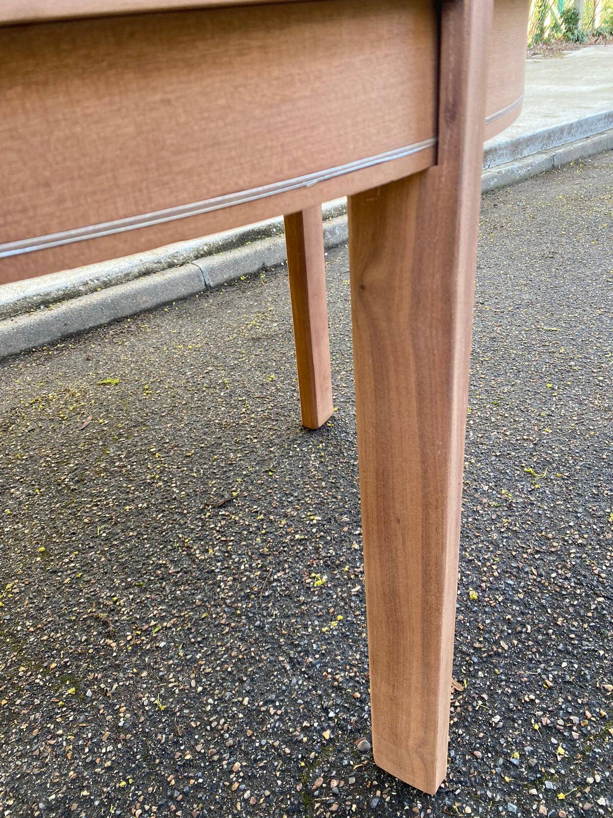 Renovated round extendable Scandinavian dining table in teak, 153cm.