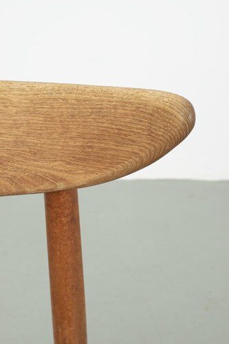 Chaise vintage avec simili cuir rouge