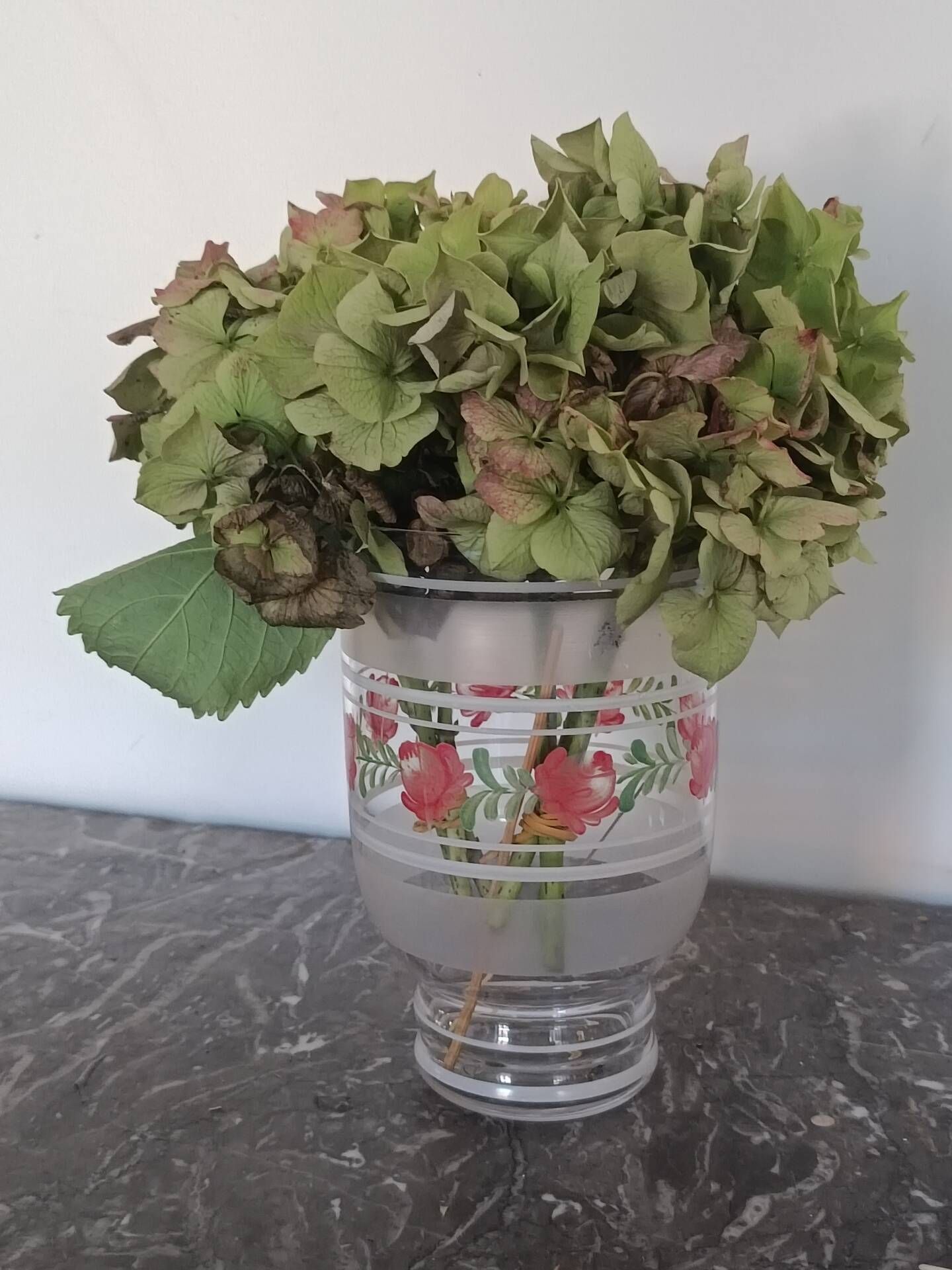 Vintage vase from the 1950s – Frosted glass with hand-painted decorations