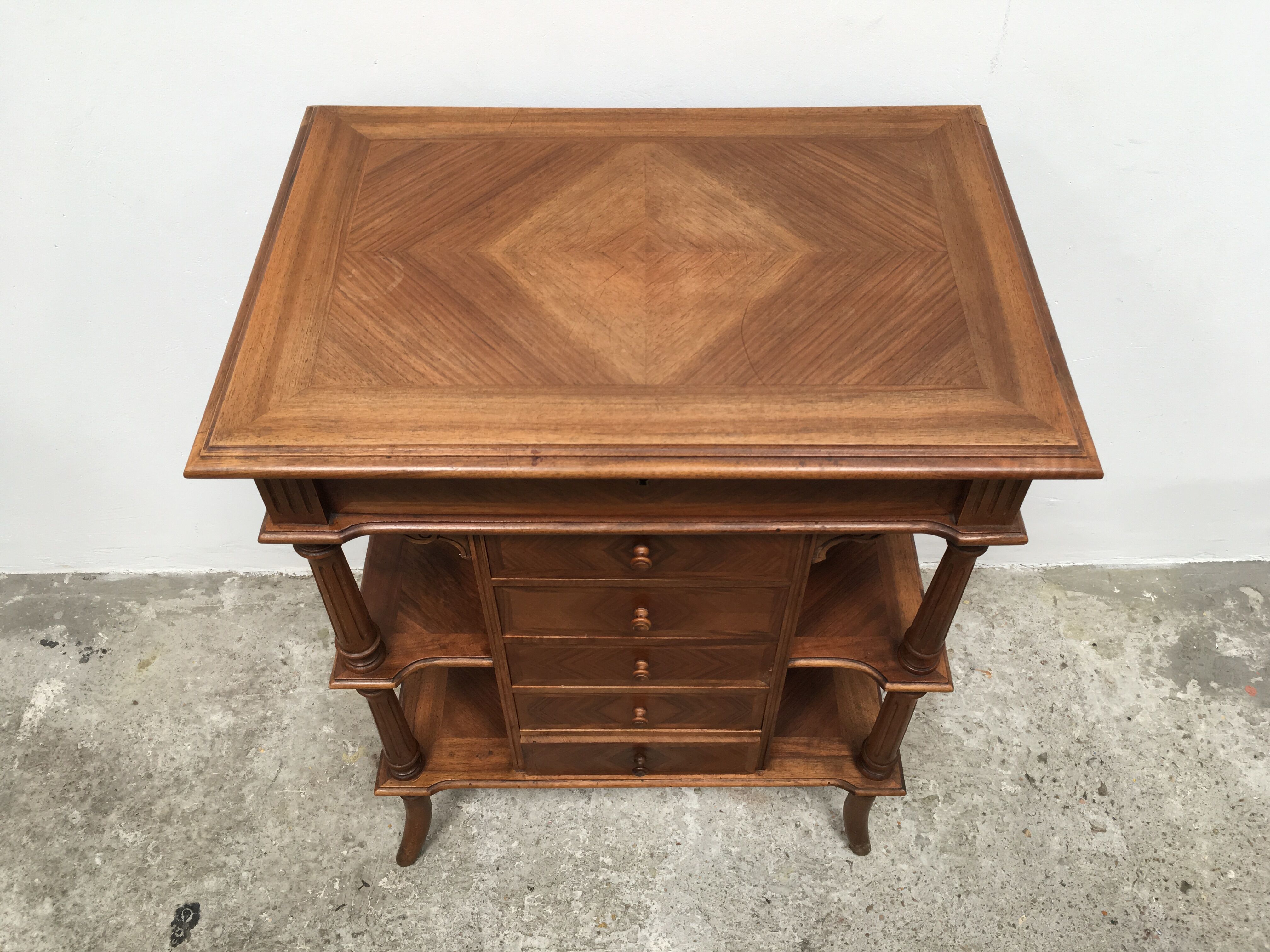 Dressing table with drawers