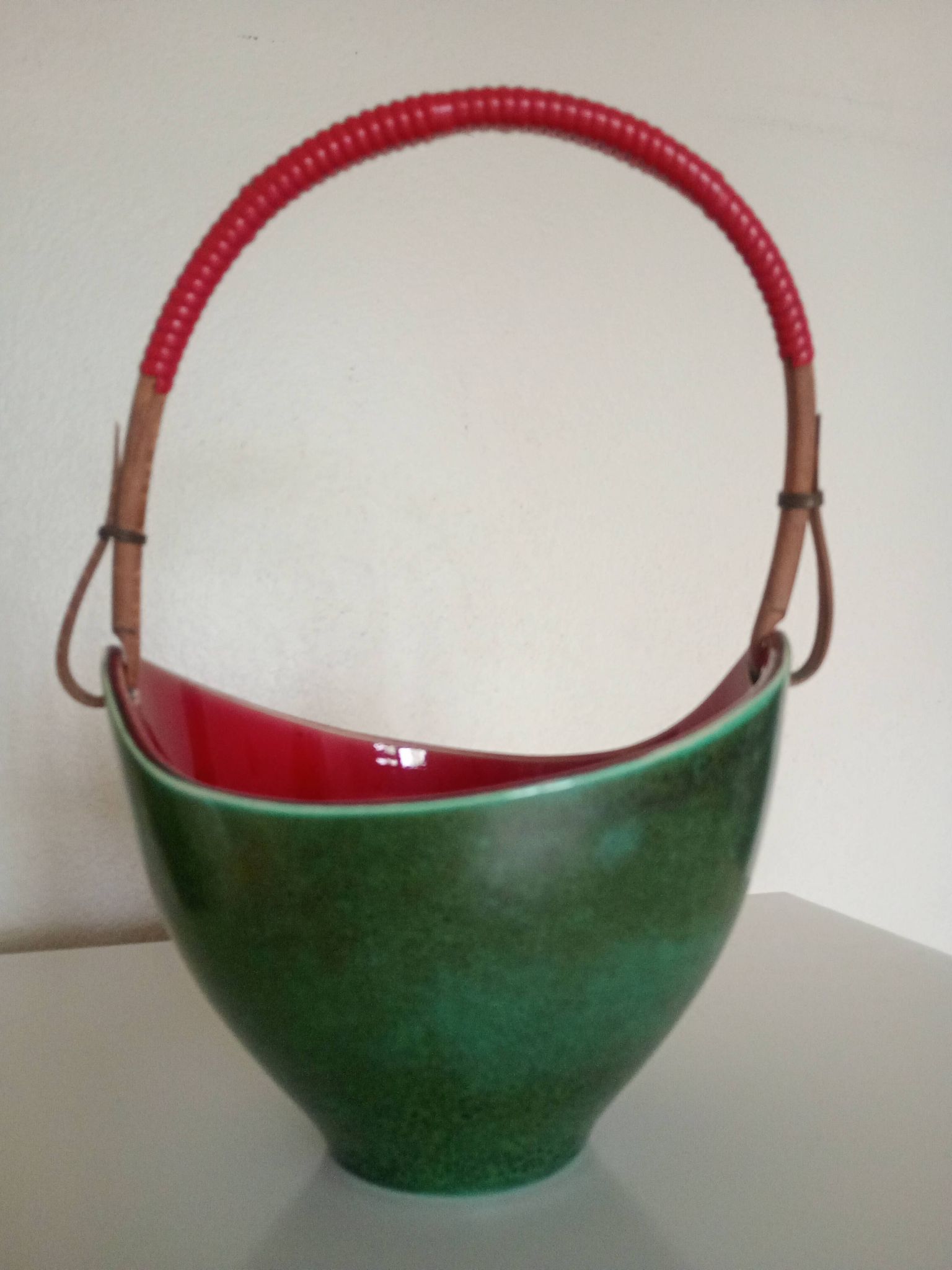 Leon elchinger soufflenheim - panier à fruits céramique rouge vert & anse