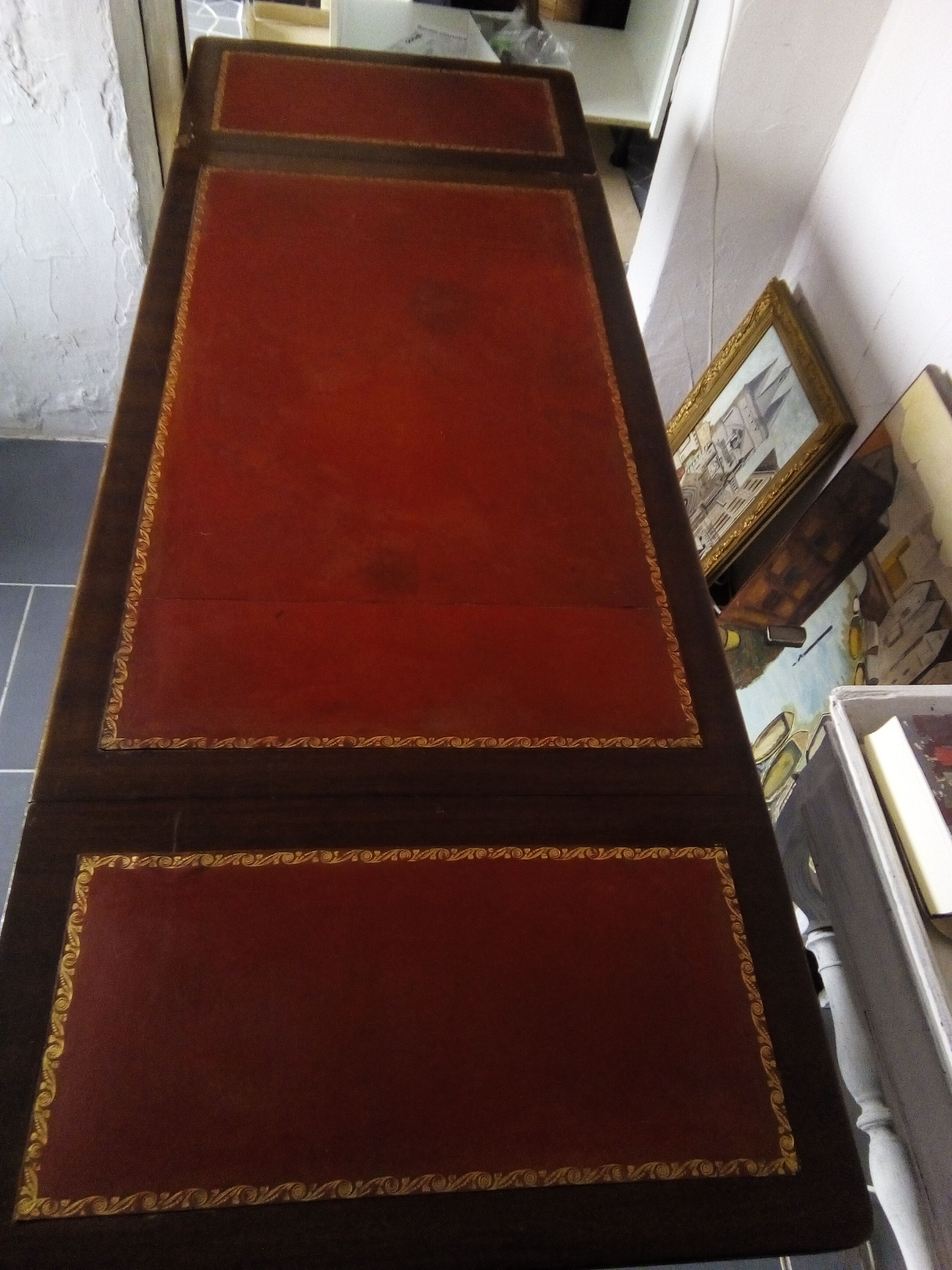 Desk style English leather