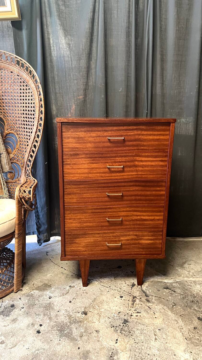 Vintage chiffonier