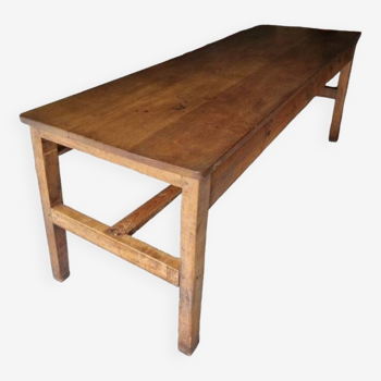 Large chestnut firm table