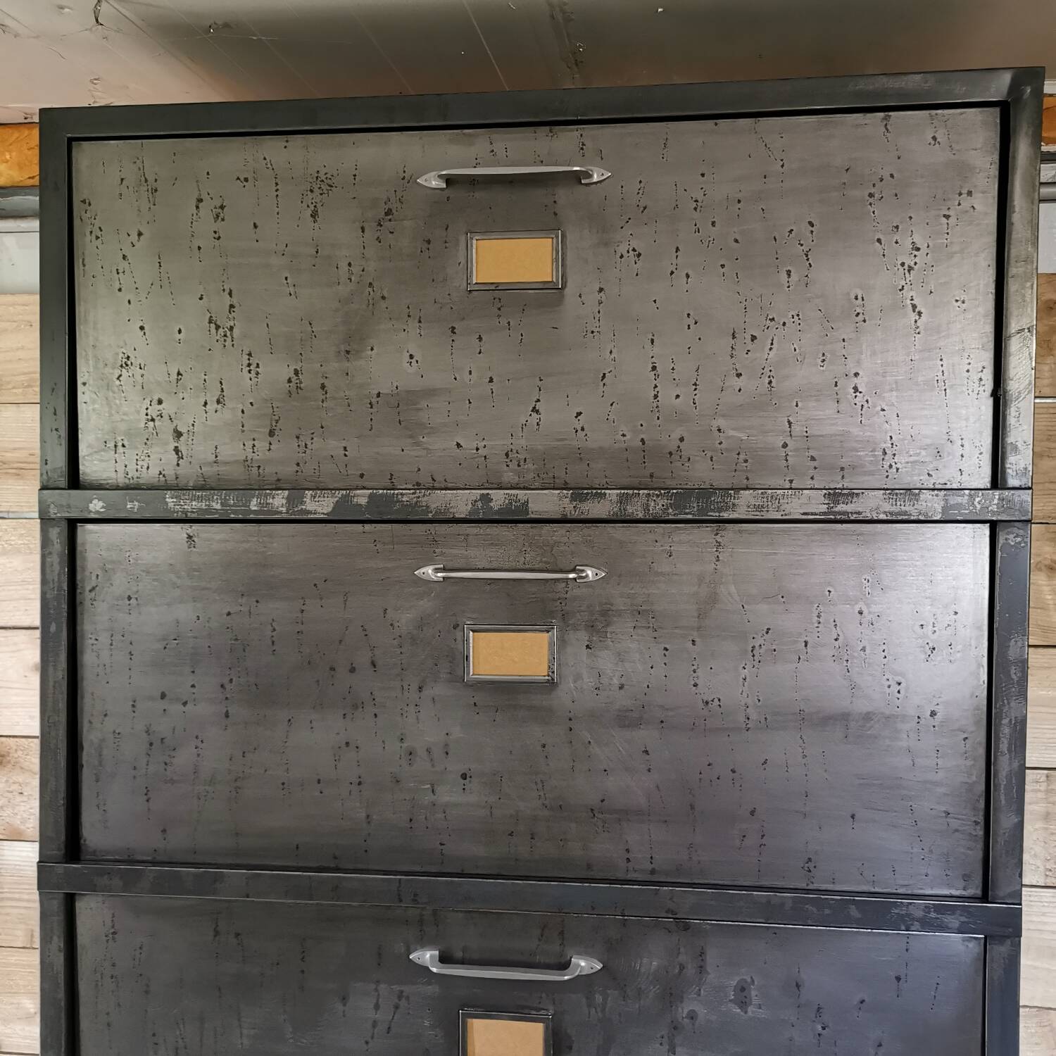 Meuble de métier à clapet basculant