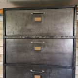 Meuble de métier à clapet basculant