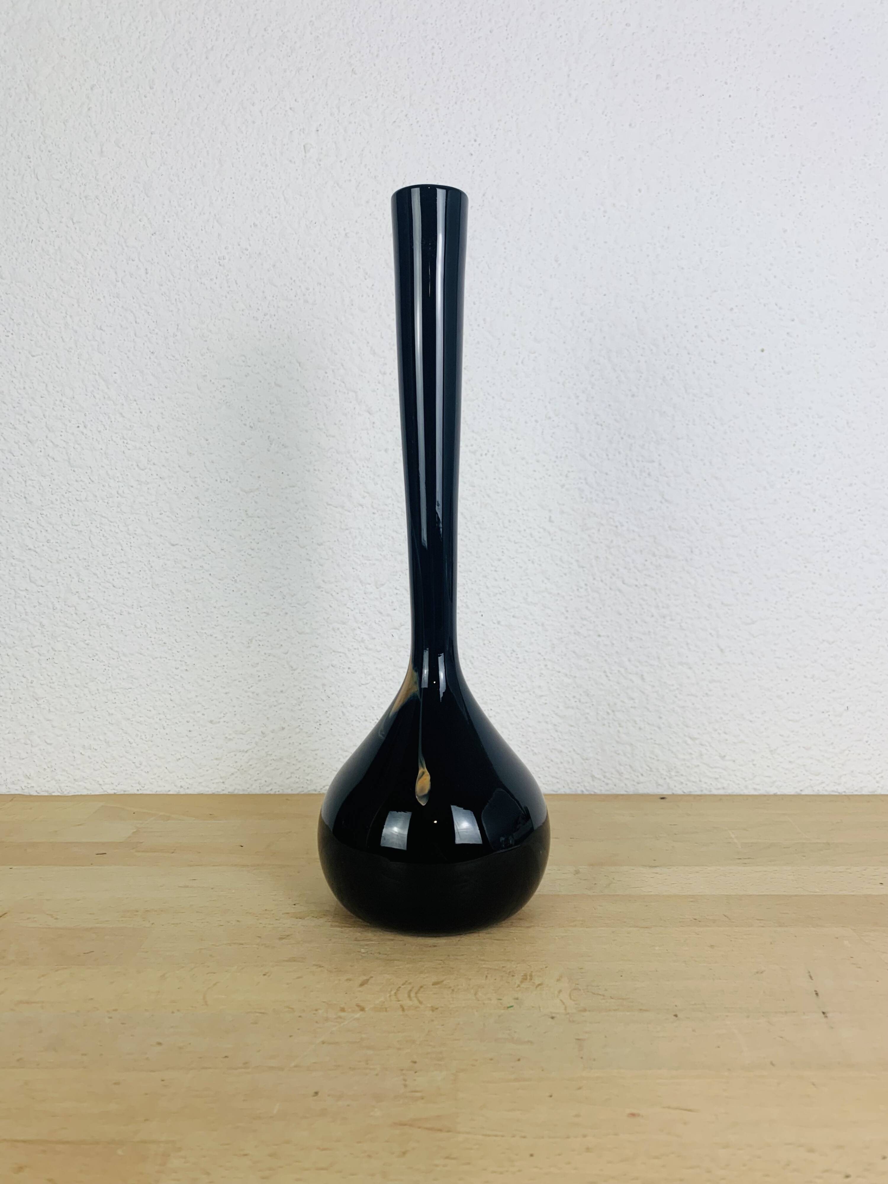 Vintage Moorish blown glass soliflore vase