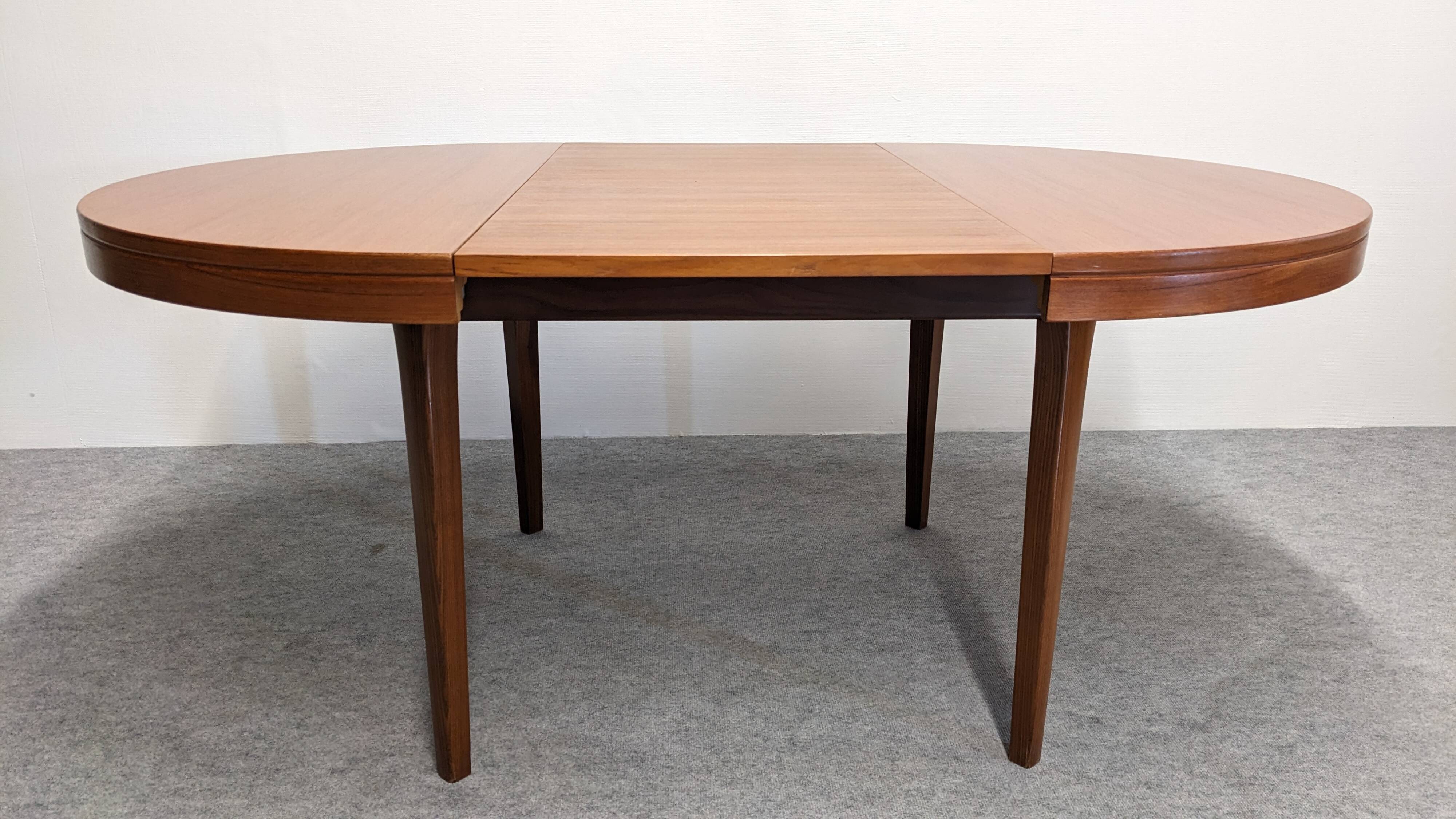 Table ronde extensible scandinave en teck années 60/70