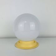 Applique, plafonnier Art déco globe en opaline et socle jaune