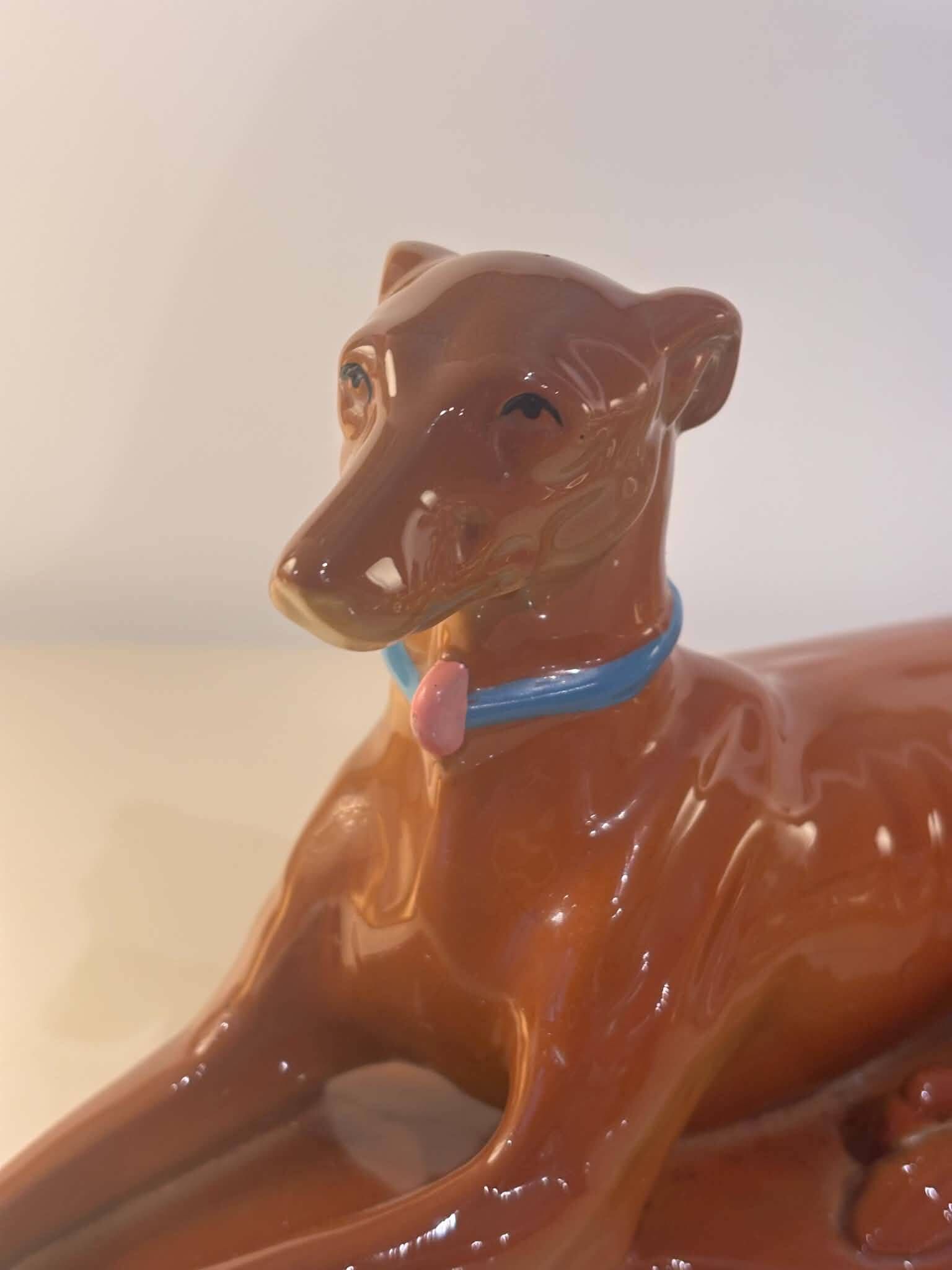 Figurine lévrier