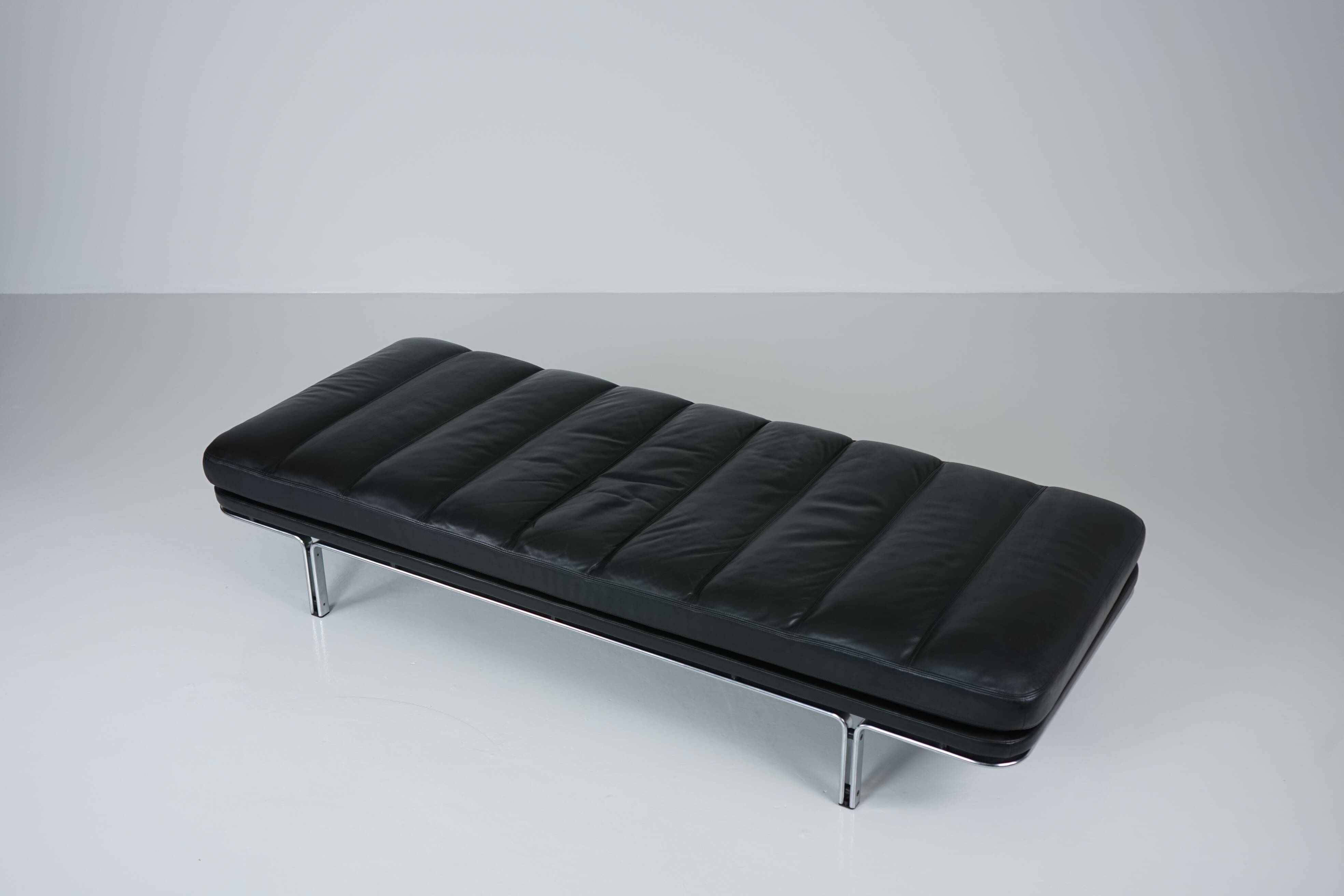 6915 Daybed by Horst Brüning for Kill International