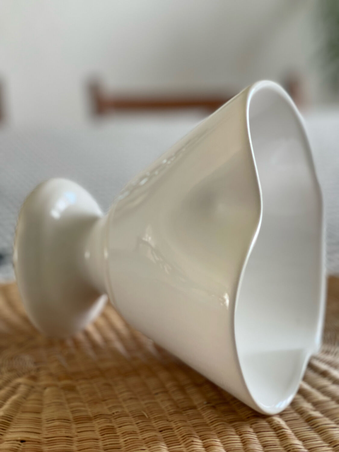 Porcelain cup