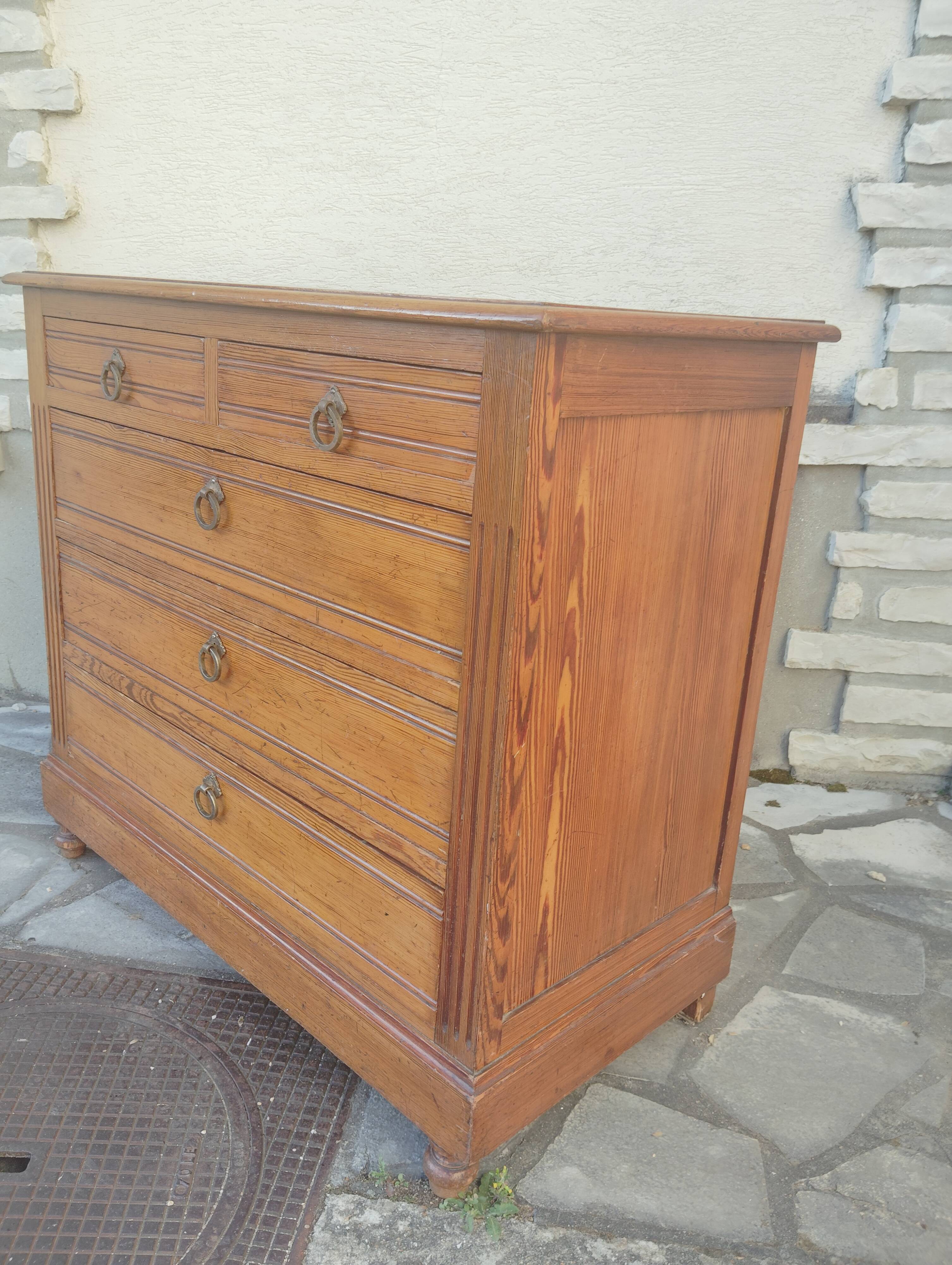 Handcrafted 5-drawer chest of drawers from the early 20th century